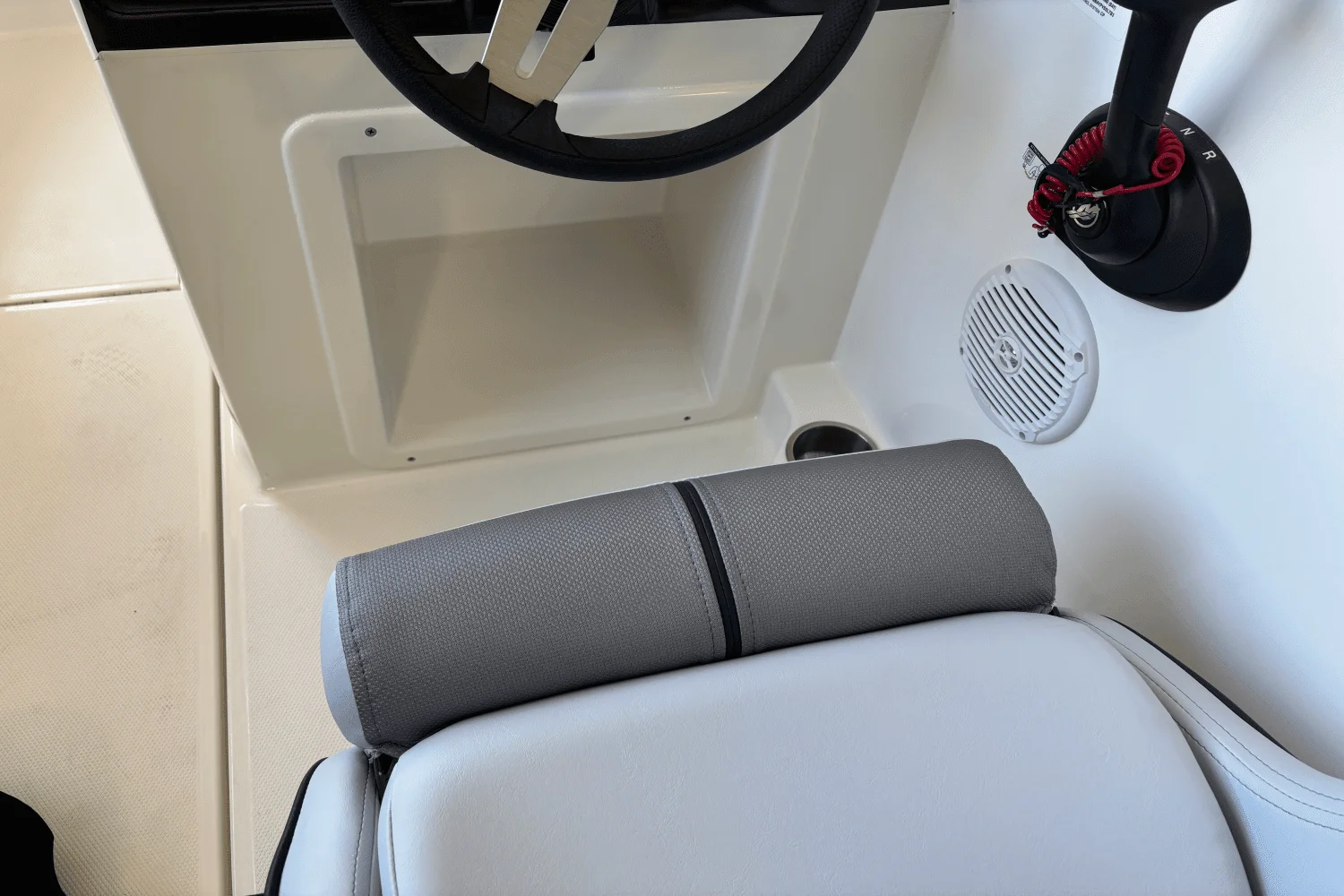 2025 Bayliner VR4OB Image Thumbnail #14