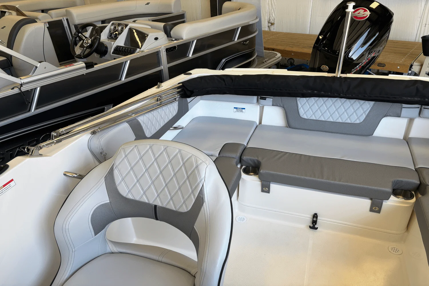 2025 Bayliner VR4OB Image Thumbnail #9