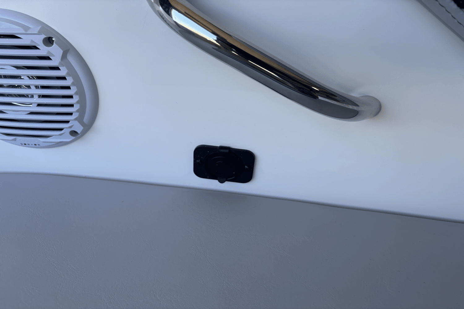 2025 Bayliner
                                                             VR4OB Image Thumbnail #21