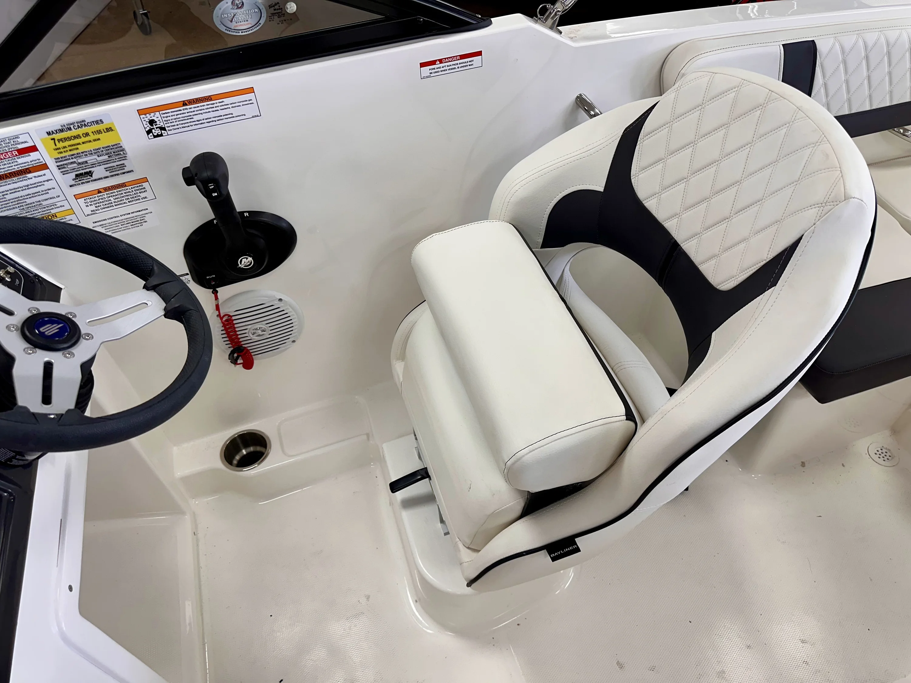 2025 Bayliner VR4OB Image Thumbnail #22