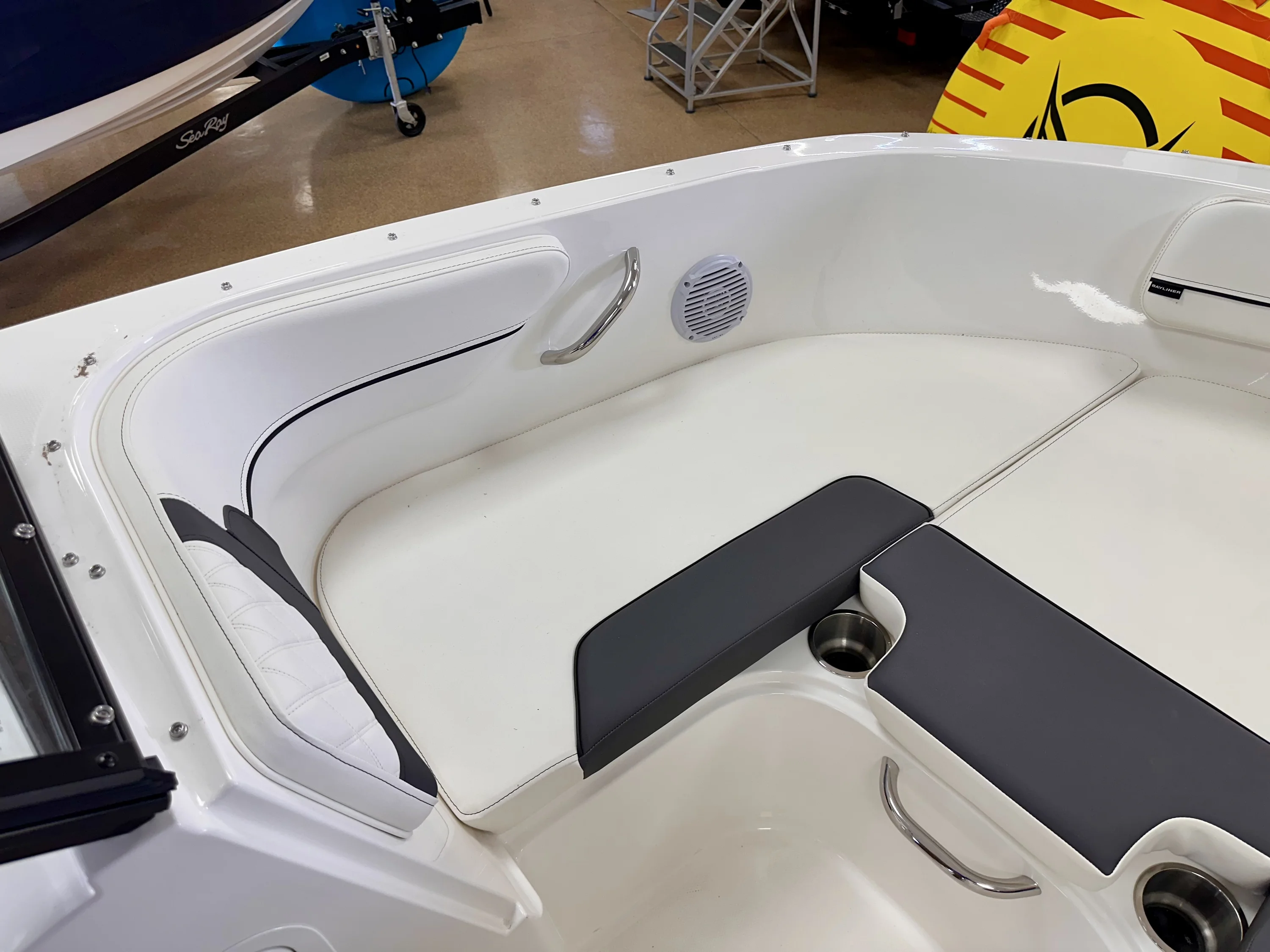 2025 Bayliner VR4OB Image Thumbnail #18