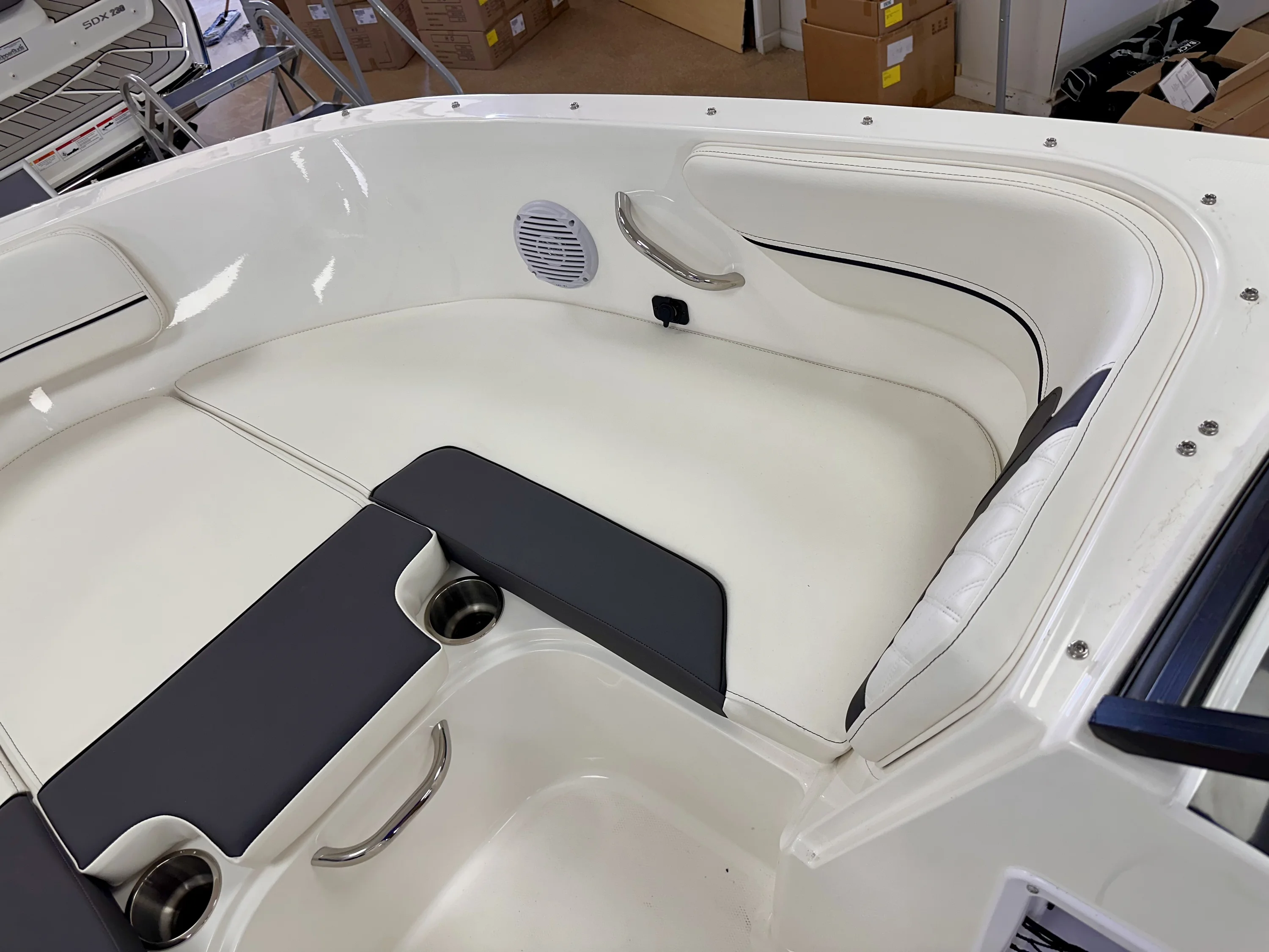 2025 Bayliner VR4OB Image Thumbnail #19