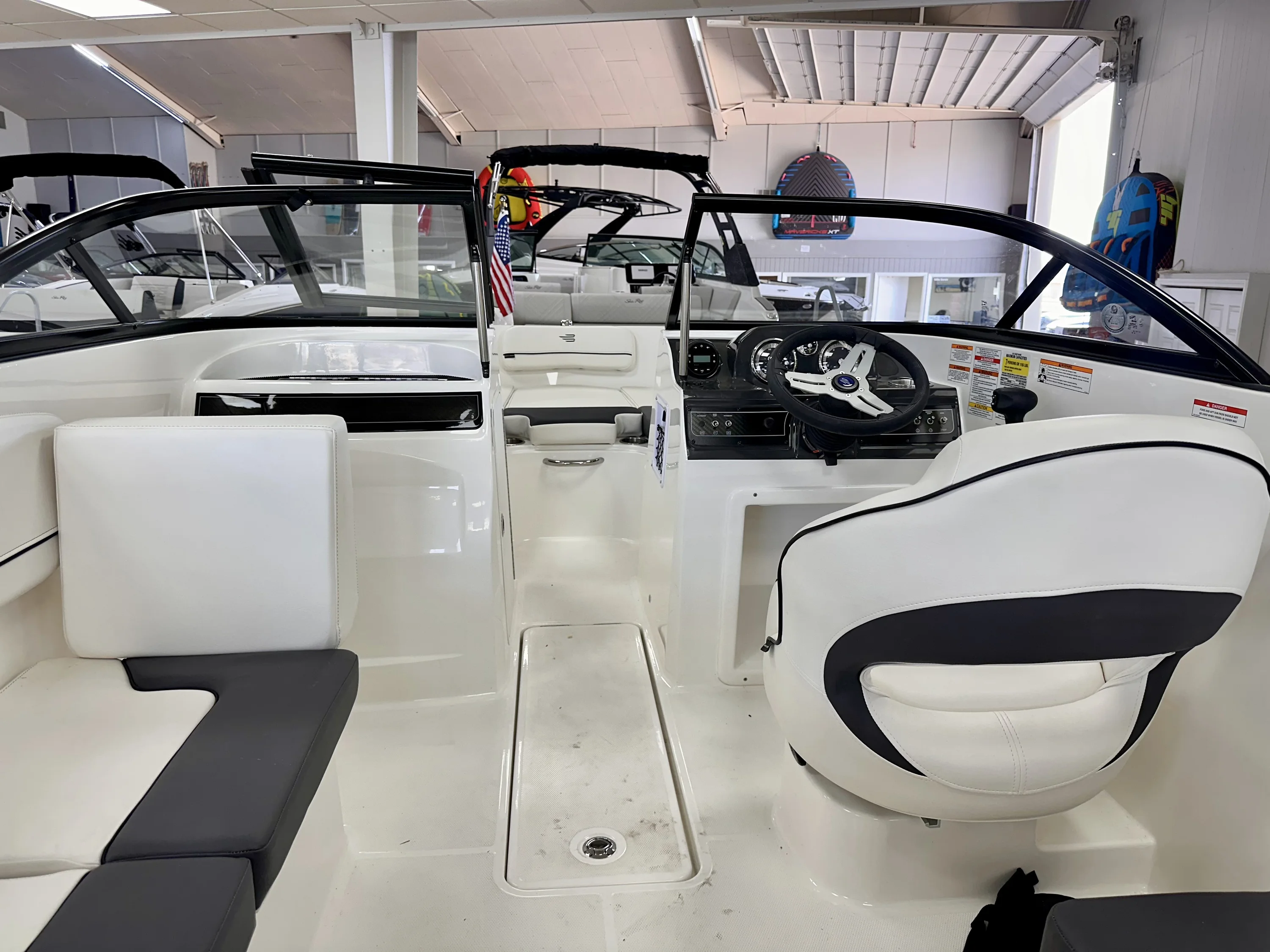 2025 Bayliner VR4OB Image Thumbnail #11