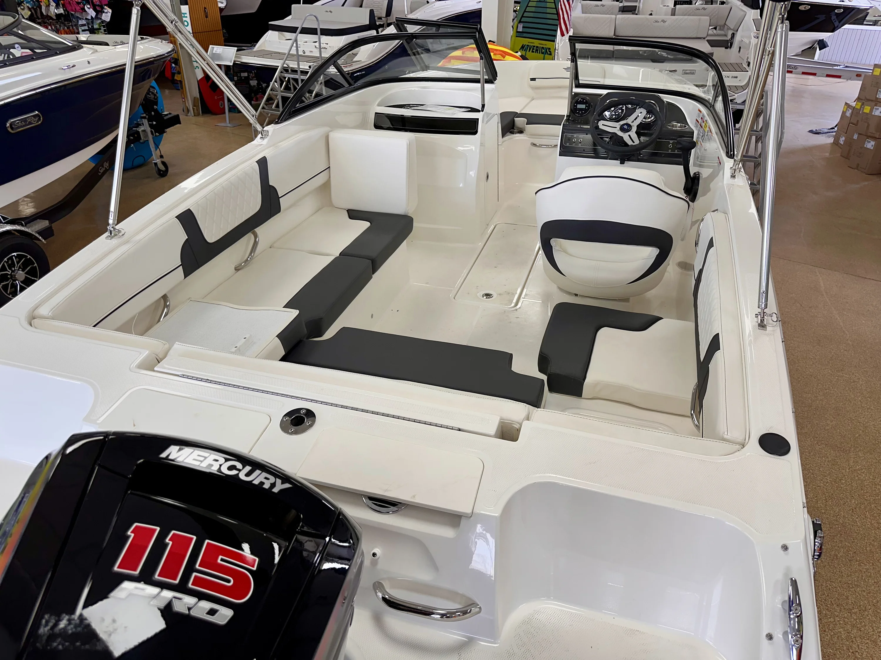 2025 Bayliner VR4OB Image Thumbnail #10