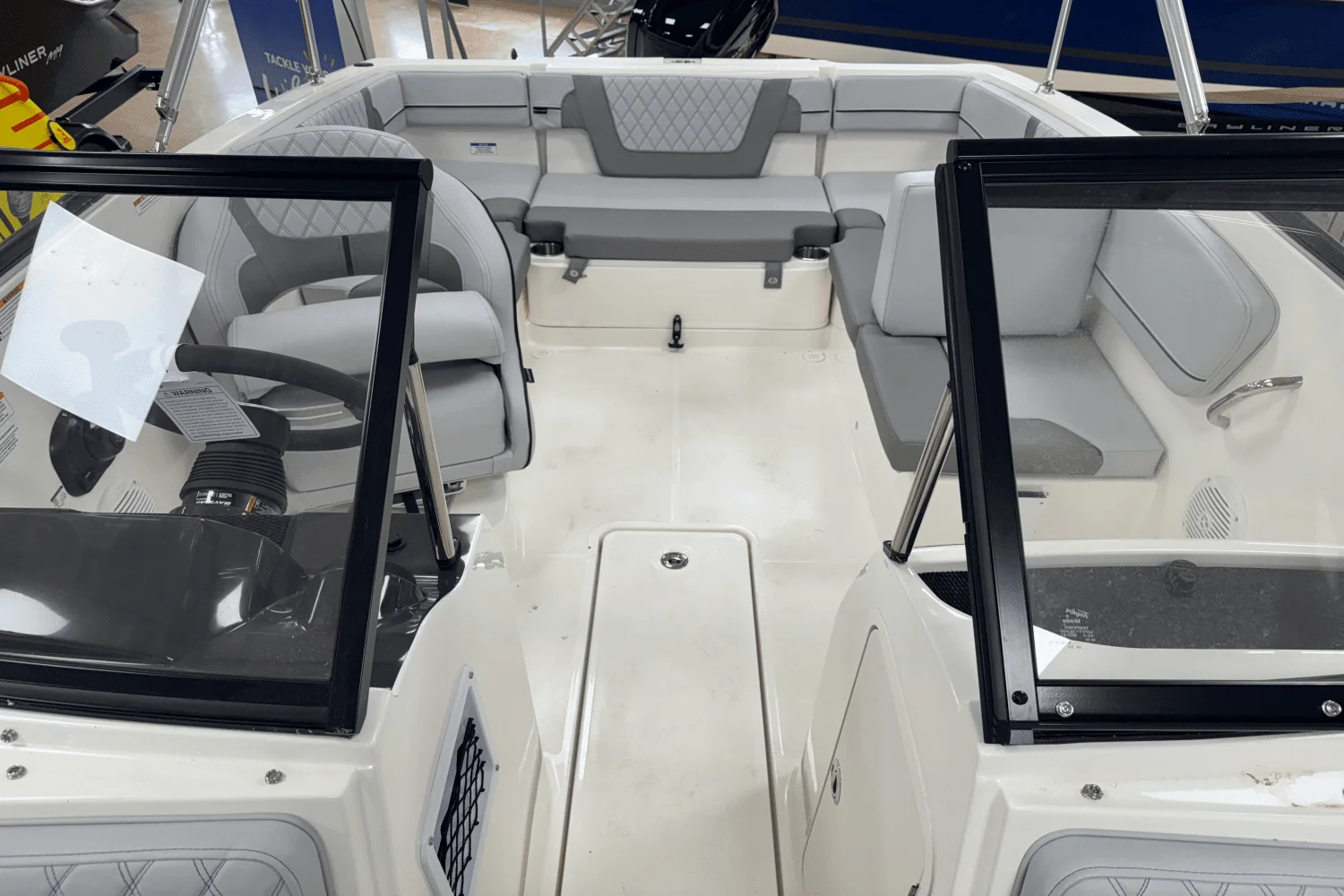 2025 Bayliner VR4OB Image Thumbnail #7