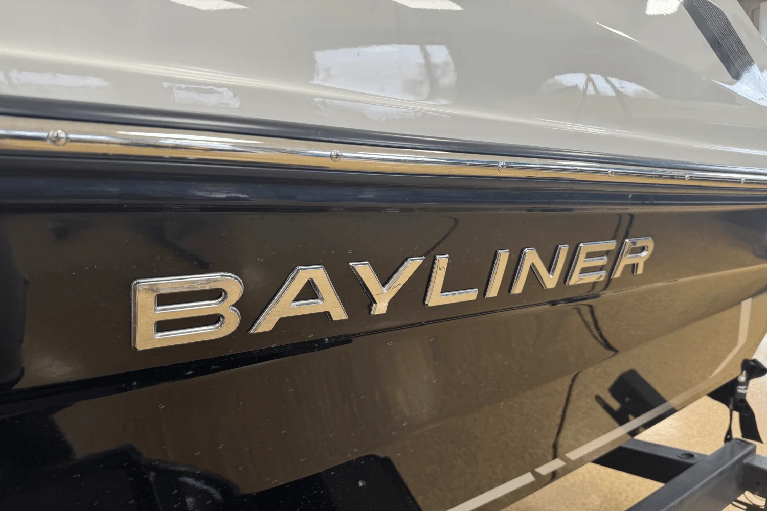 2025 Bayliner VR4OB Image Thumbnail #2