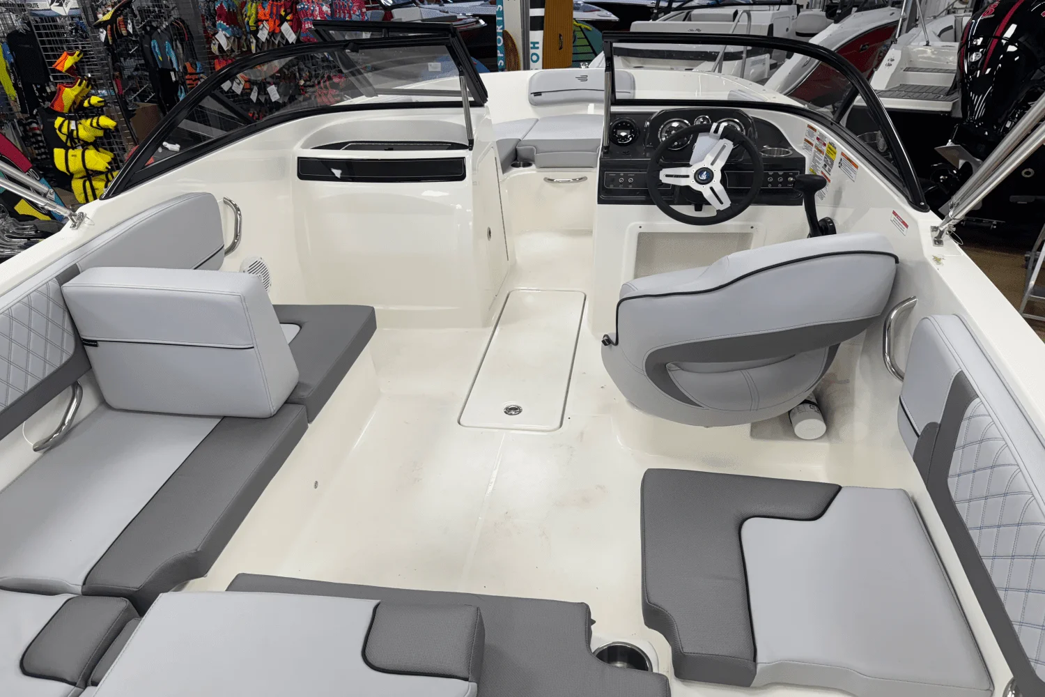 2025 Bayliner VR4OB Image Thumbnail #9