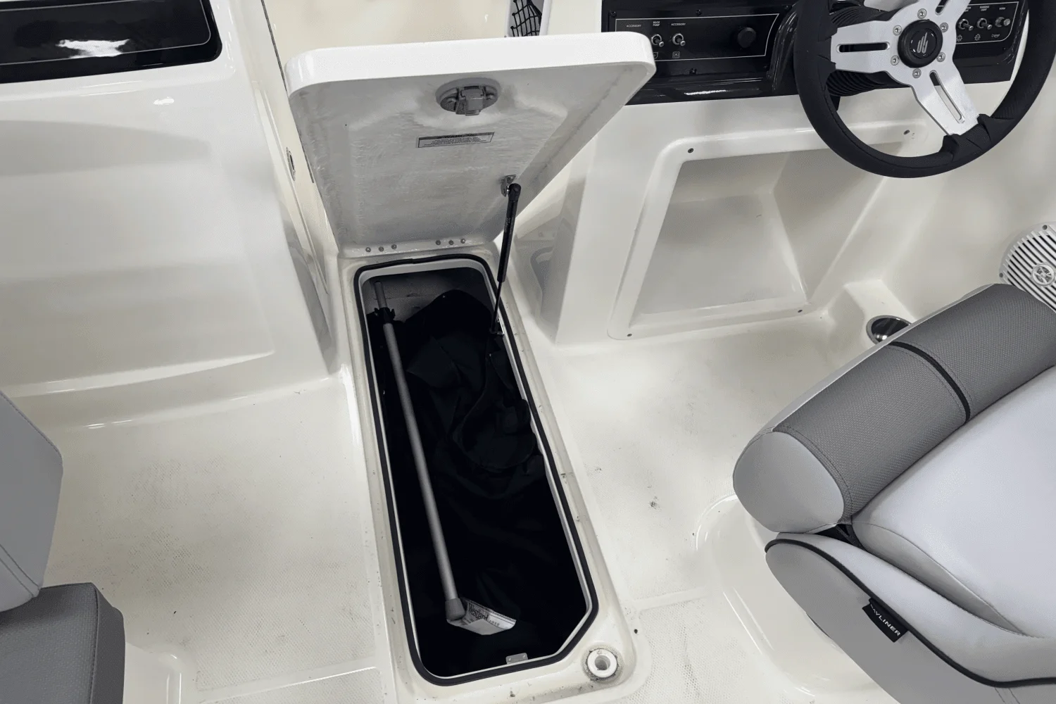 2025 Bayliner VR4OB Image Thumbnail #11