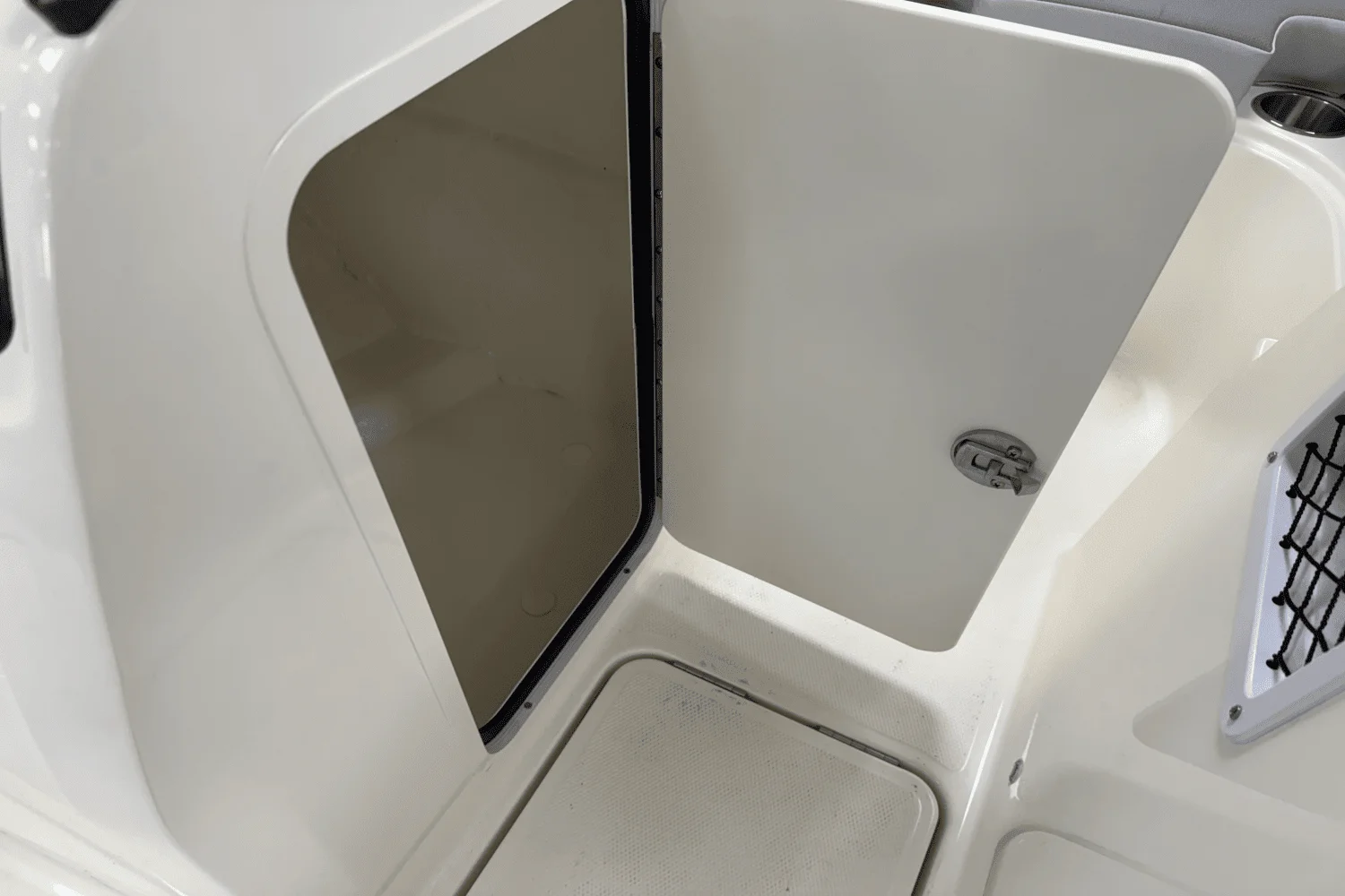 2025 Bayliner VR4OB Image Thumbnail #14