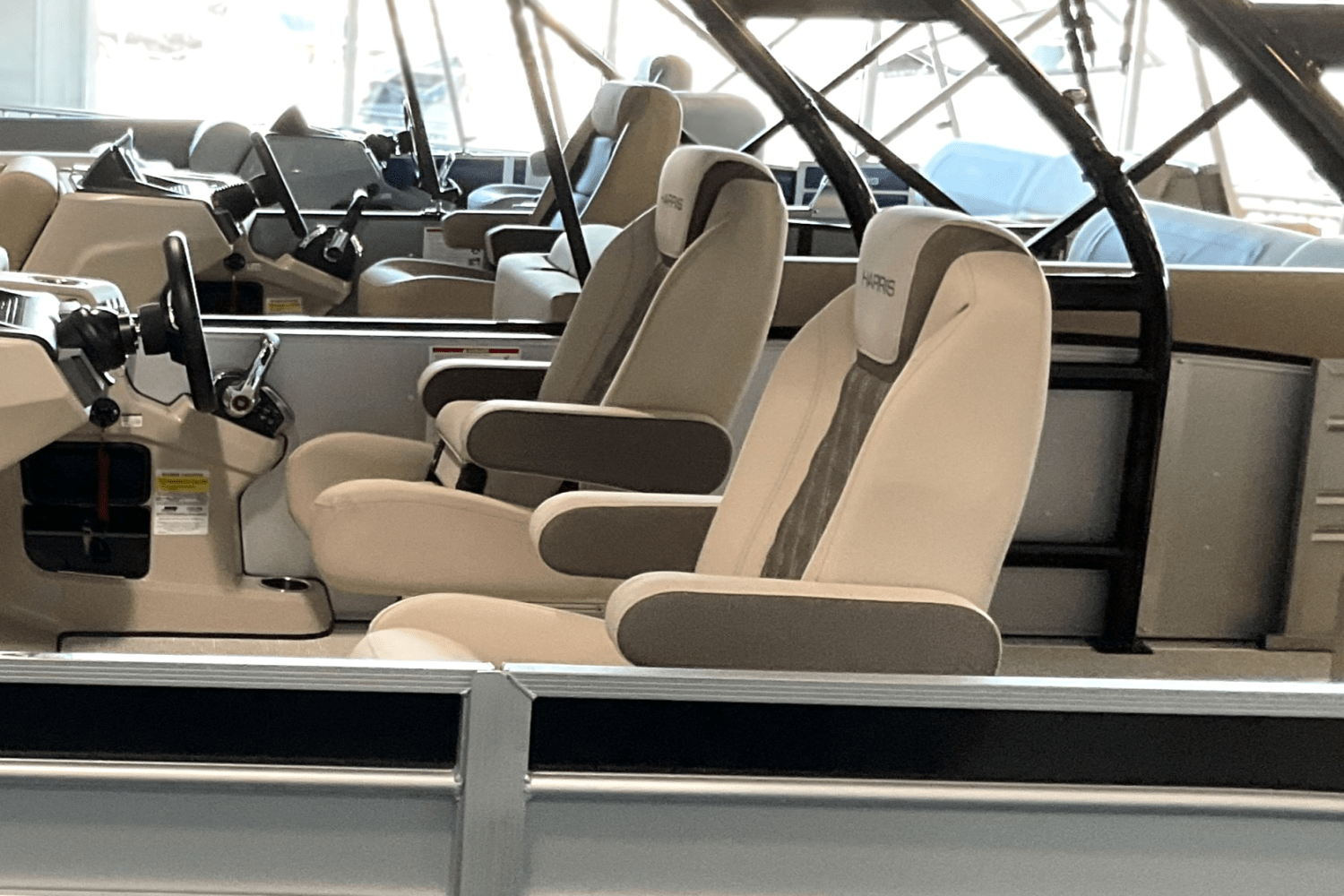 2025 Harris Sunliner 230 Sport Image Thumbnail #6