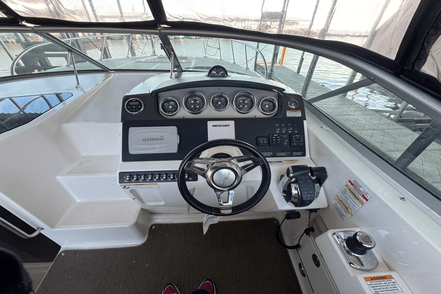 2015 Sea Ray 310 SUNDANCER Image Thumbnail #11