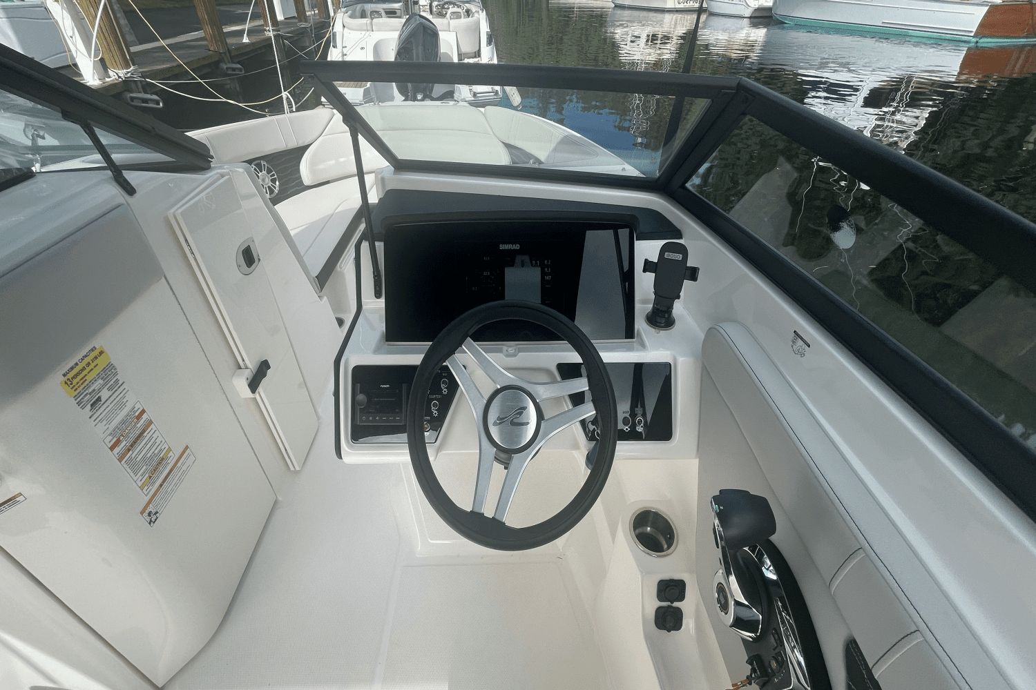 2023 Sea Ray SPX 230 Outboard Image Thumbnail #20