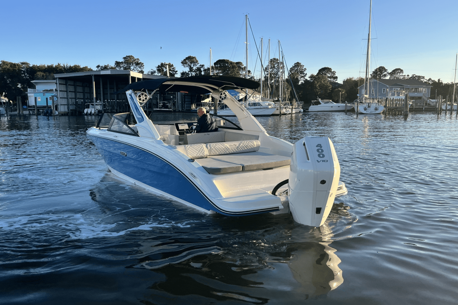 2025 Sea Ray SDX 270 Outboard Image Thumbnail #2