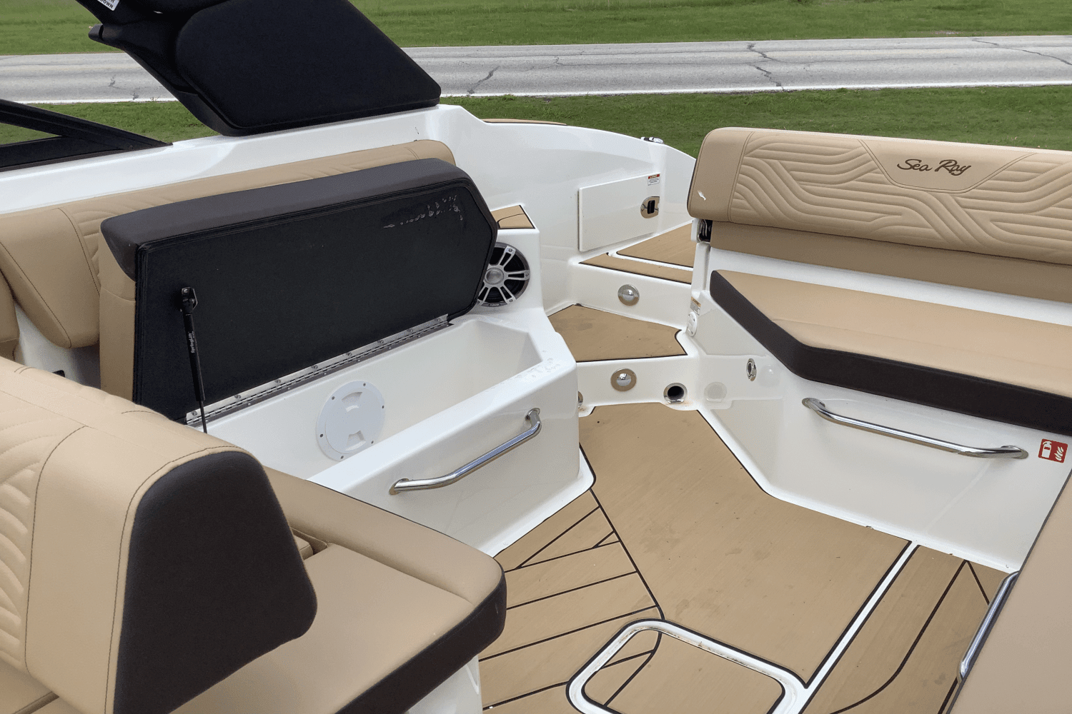 2025 Sea Ray SDX 270 Surf Image Thumbnail #26