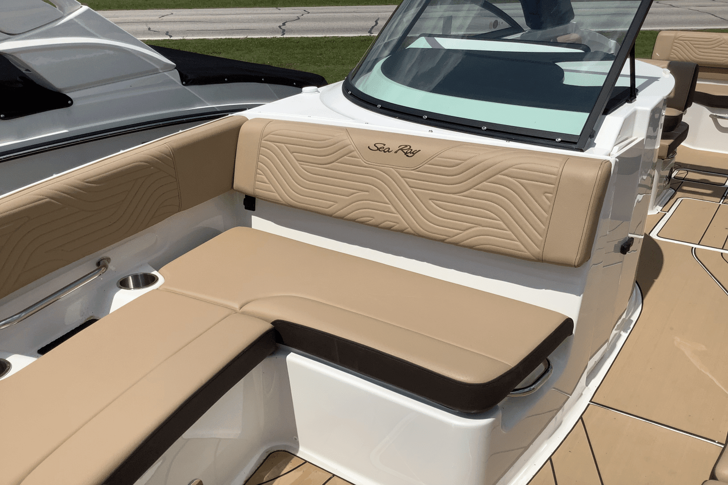 2025 Sea Ray SDX 270 Surf Image Thumbnail #7