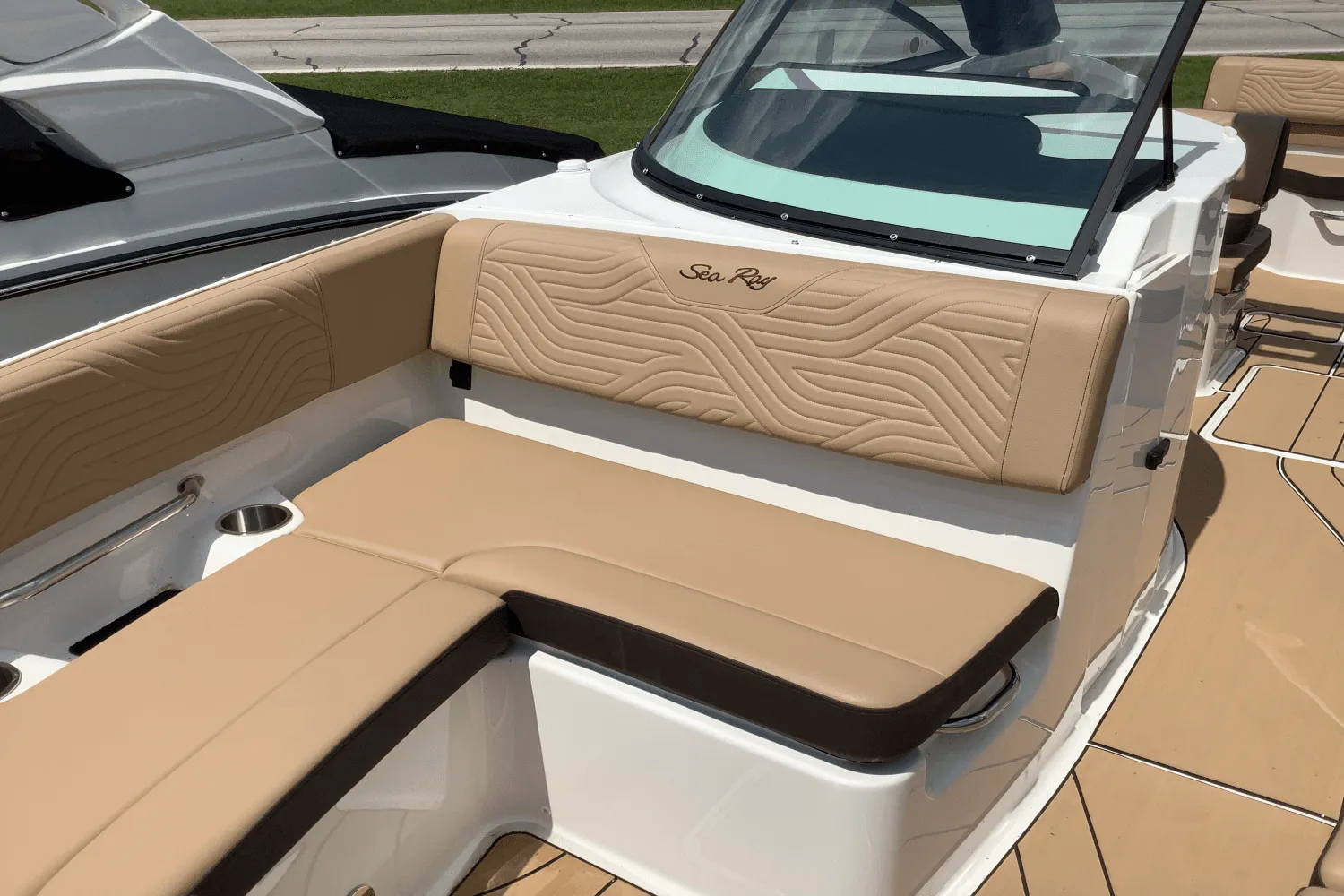 2025 Sea Ray SDX 270 Surf Image Thumbnail #7