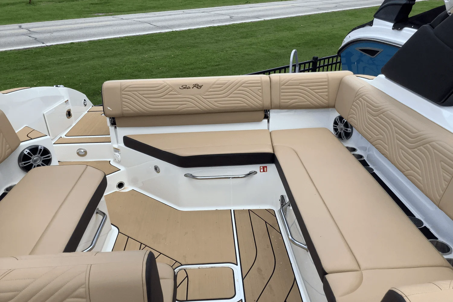 2025 Sea Ray SDX 270 Surf Image Thumbnail #23