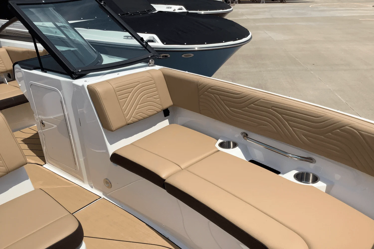 2025 Sea Ray SDX 270 Surf Image Thumbnail #6