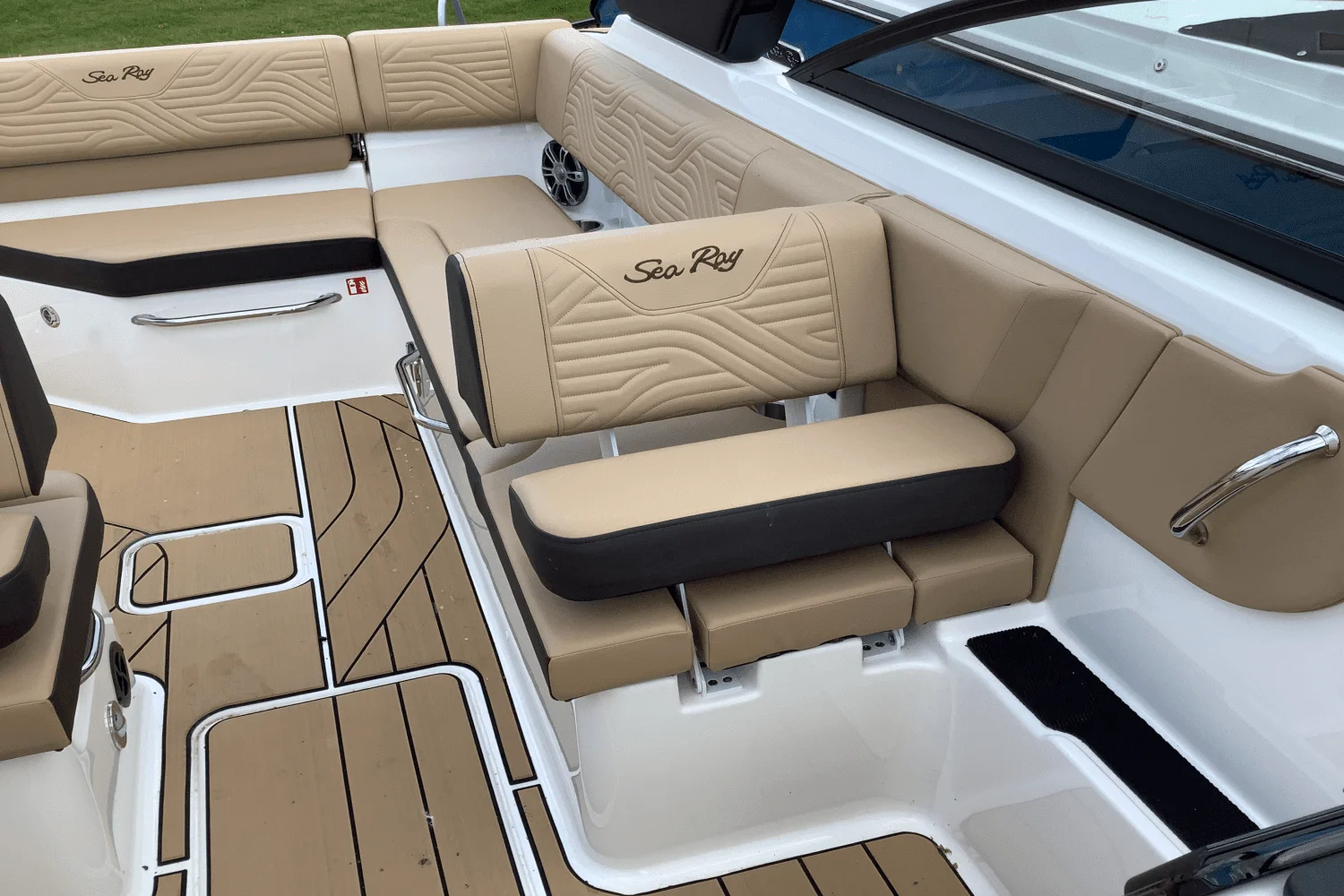 2025 Sea Ray SDX 270 Surf Image Thumbnail #14