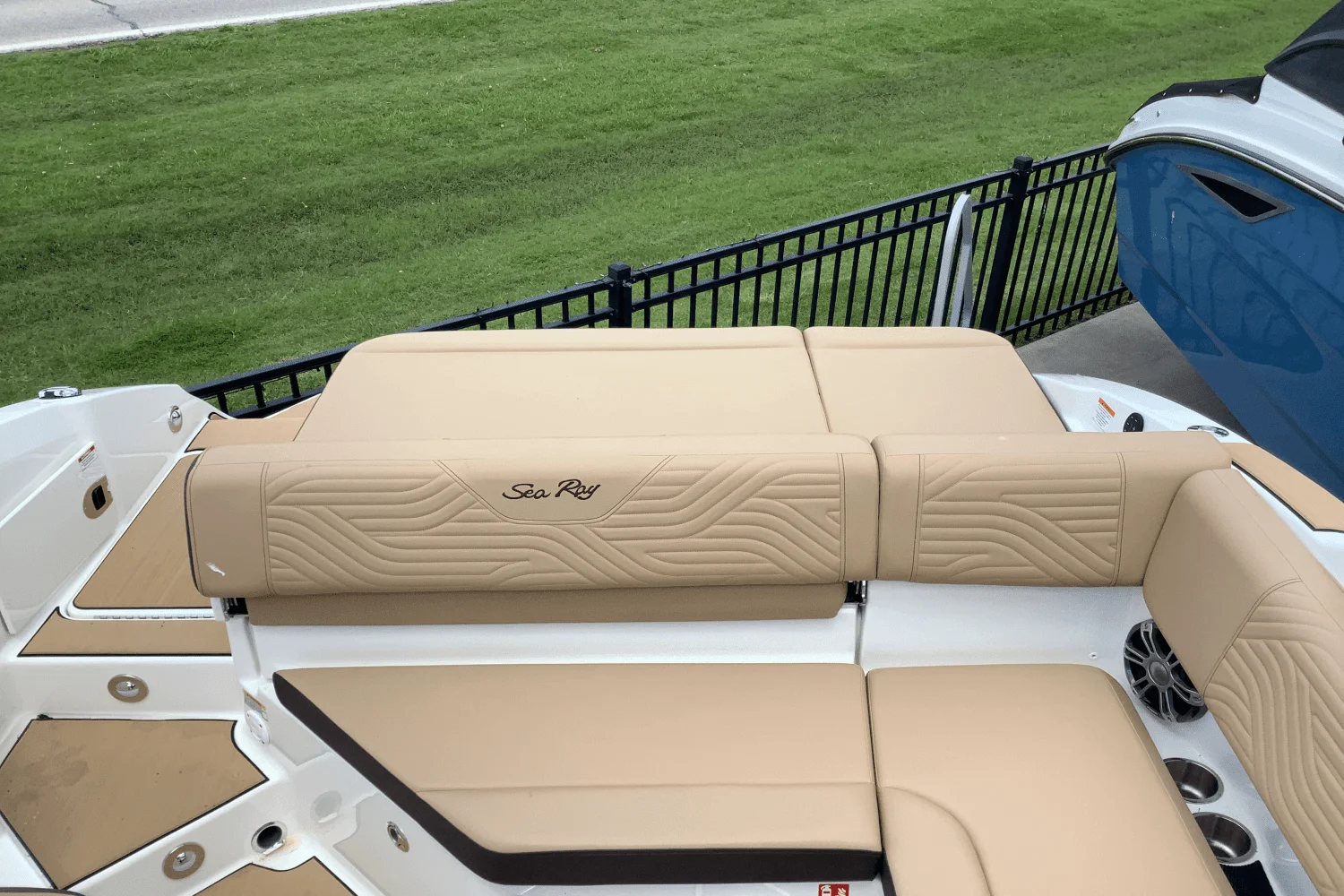 2025 Sea Ray SDX 270 Surf Image Thumbnail #27