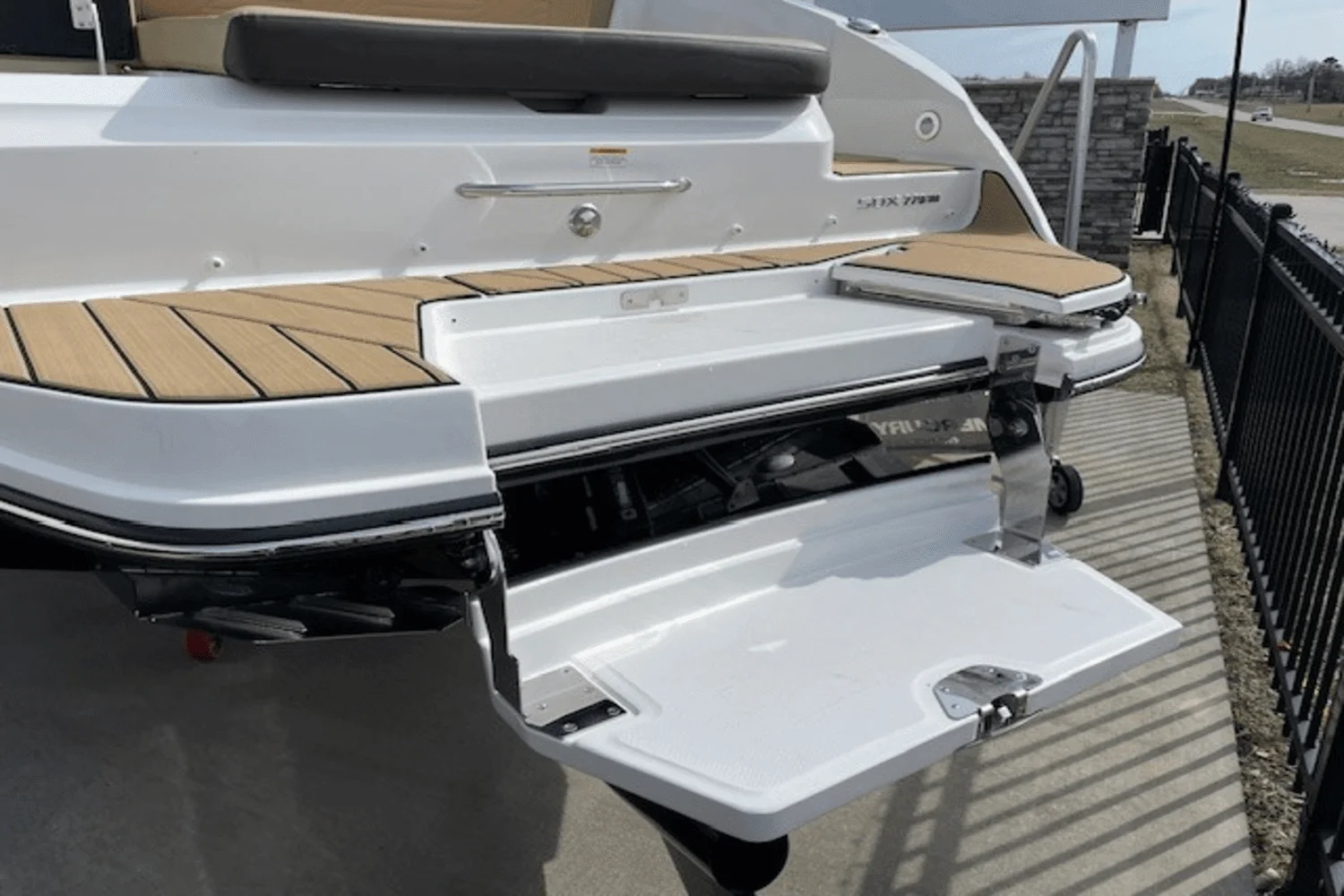 2025 Sea Ray SDX 270 Surf Image Thumbnail #31