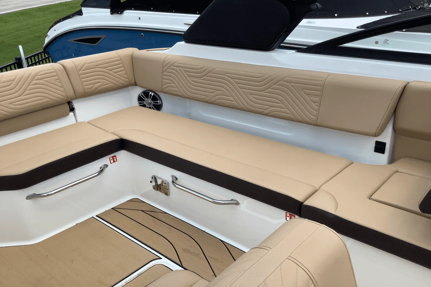 2025 Sea Ray SDX 270 Surf Image Thumbnail #24