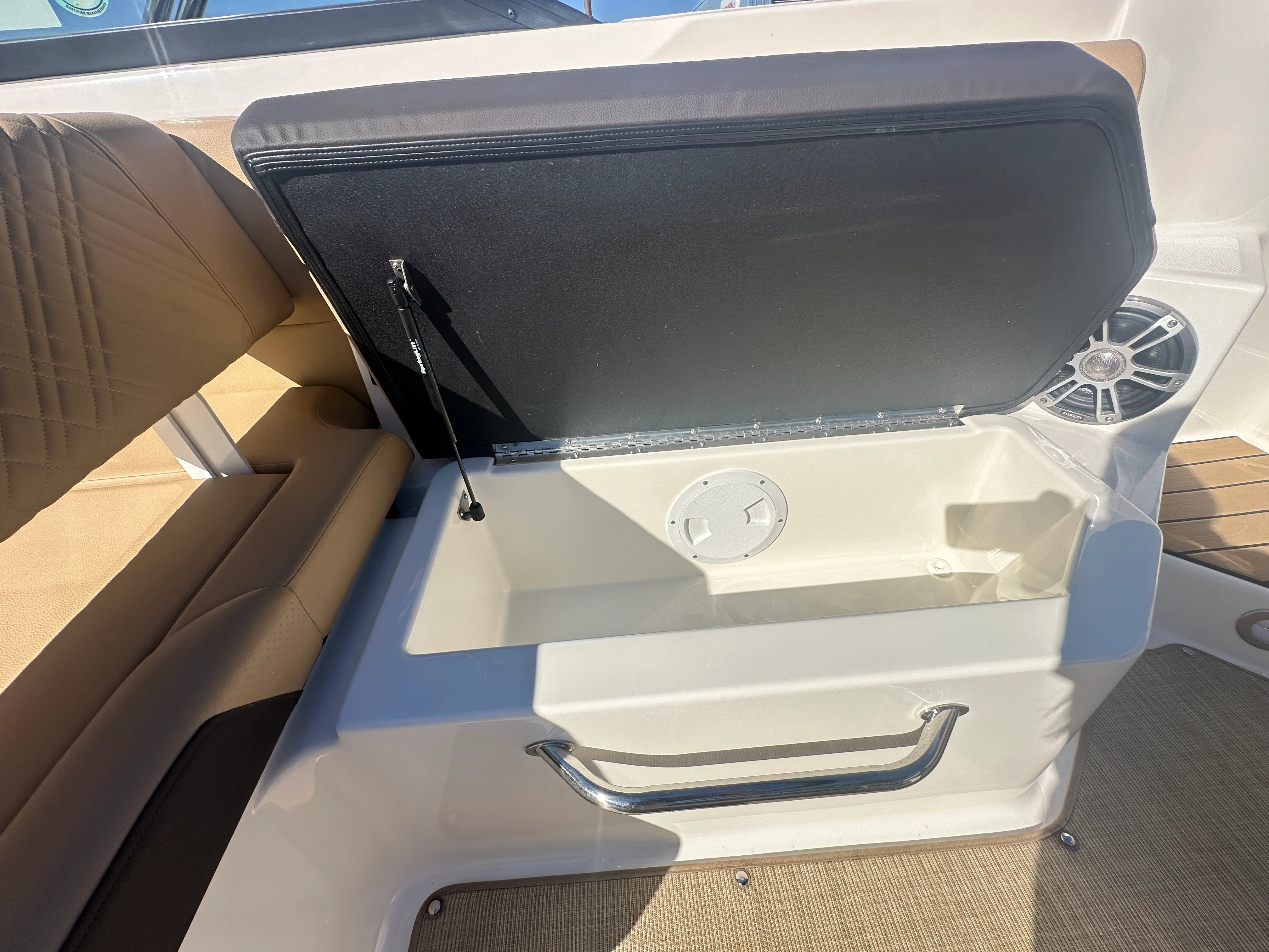 2025 Sea Ray SDX 270 Outboard Image Thumbnail #23