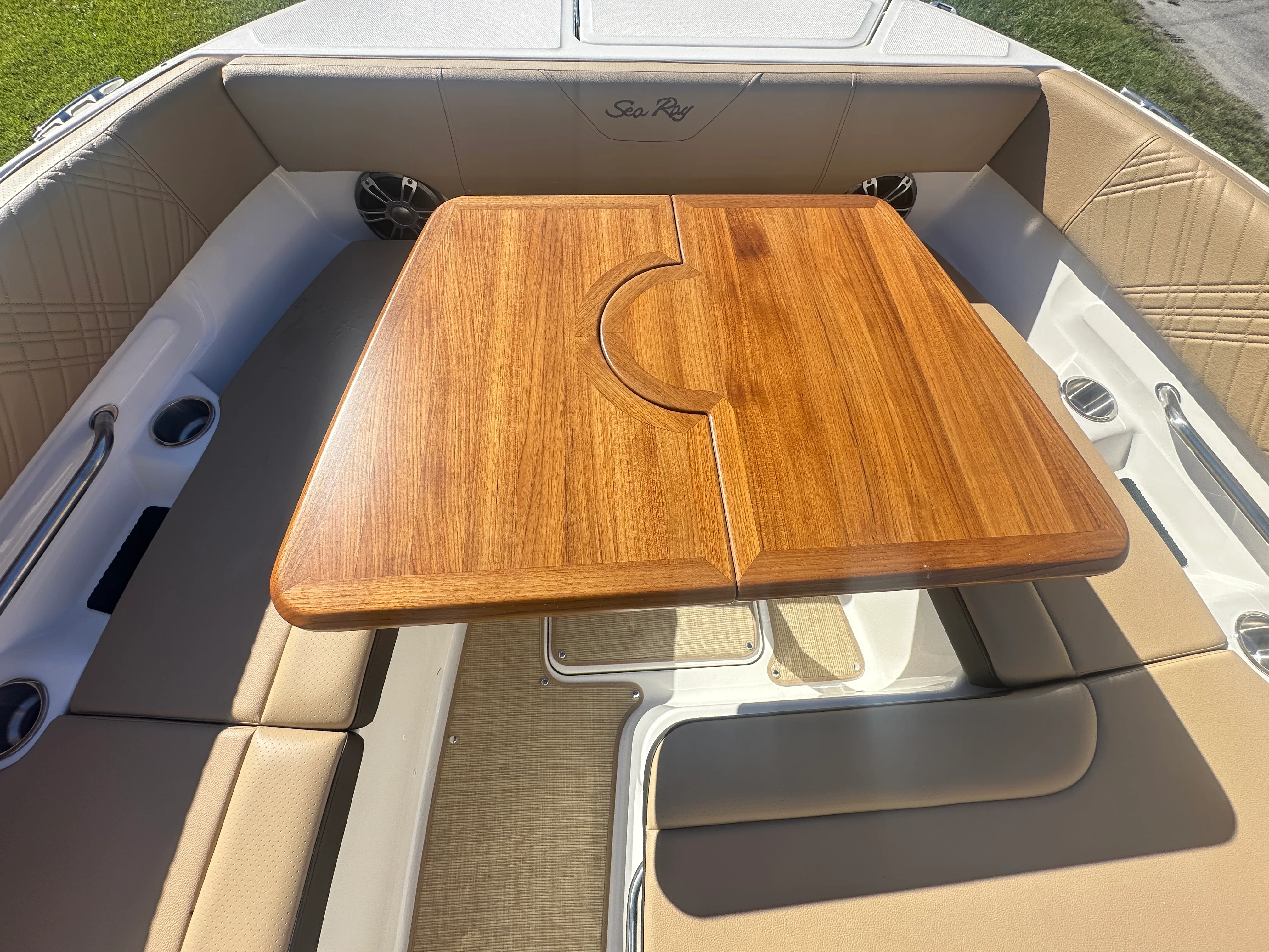 2025 Sea Ray SDX 270 Outboard Image Thumbnail #6