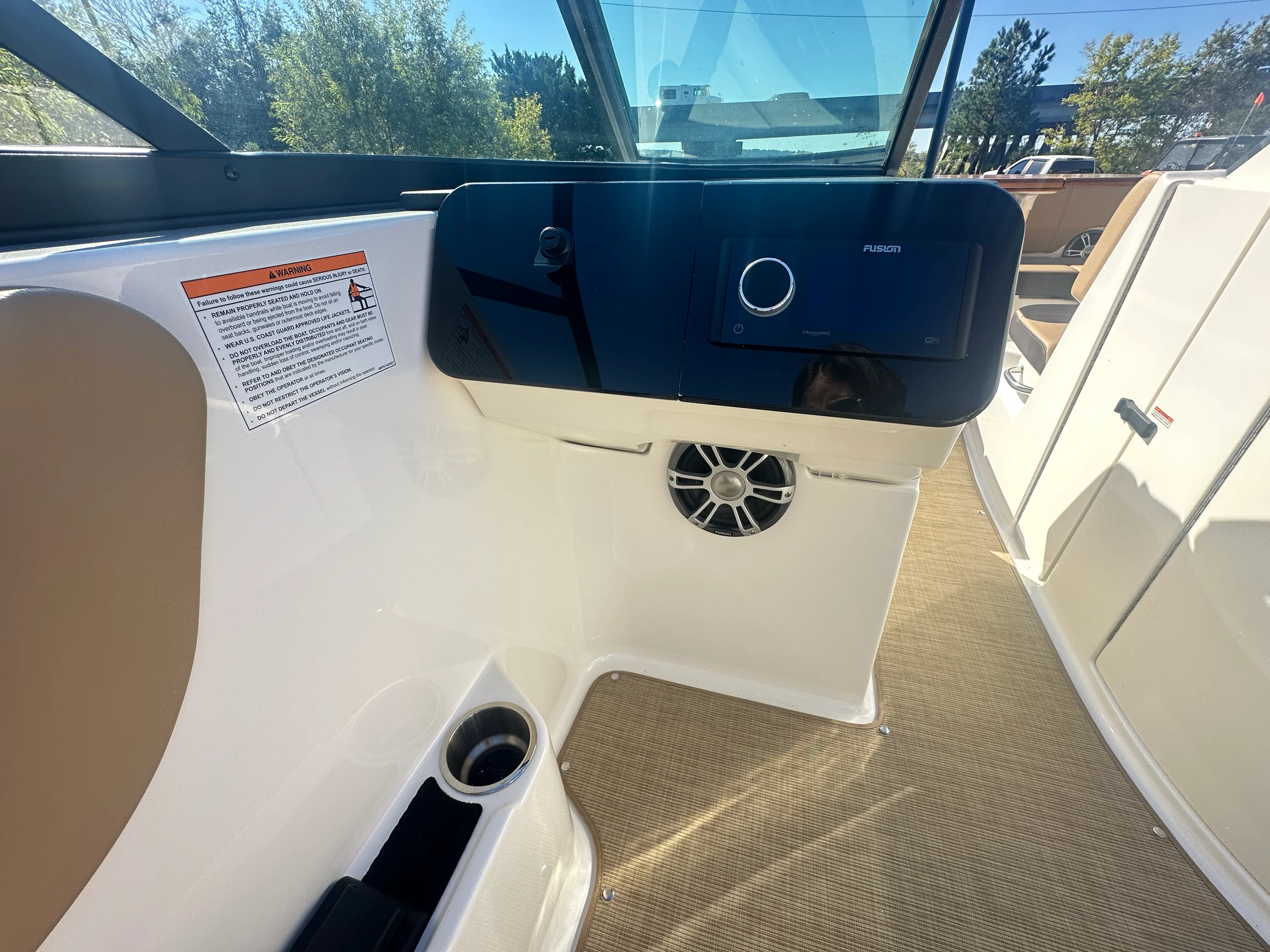 2025 Sea Ray SDX 270 Outboard Image Thumbnail #12