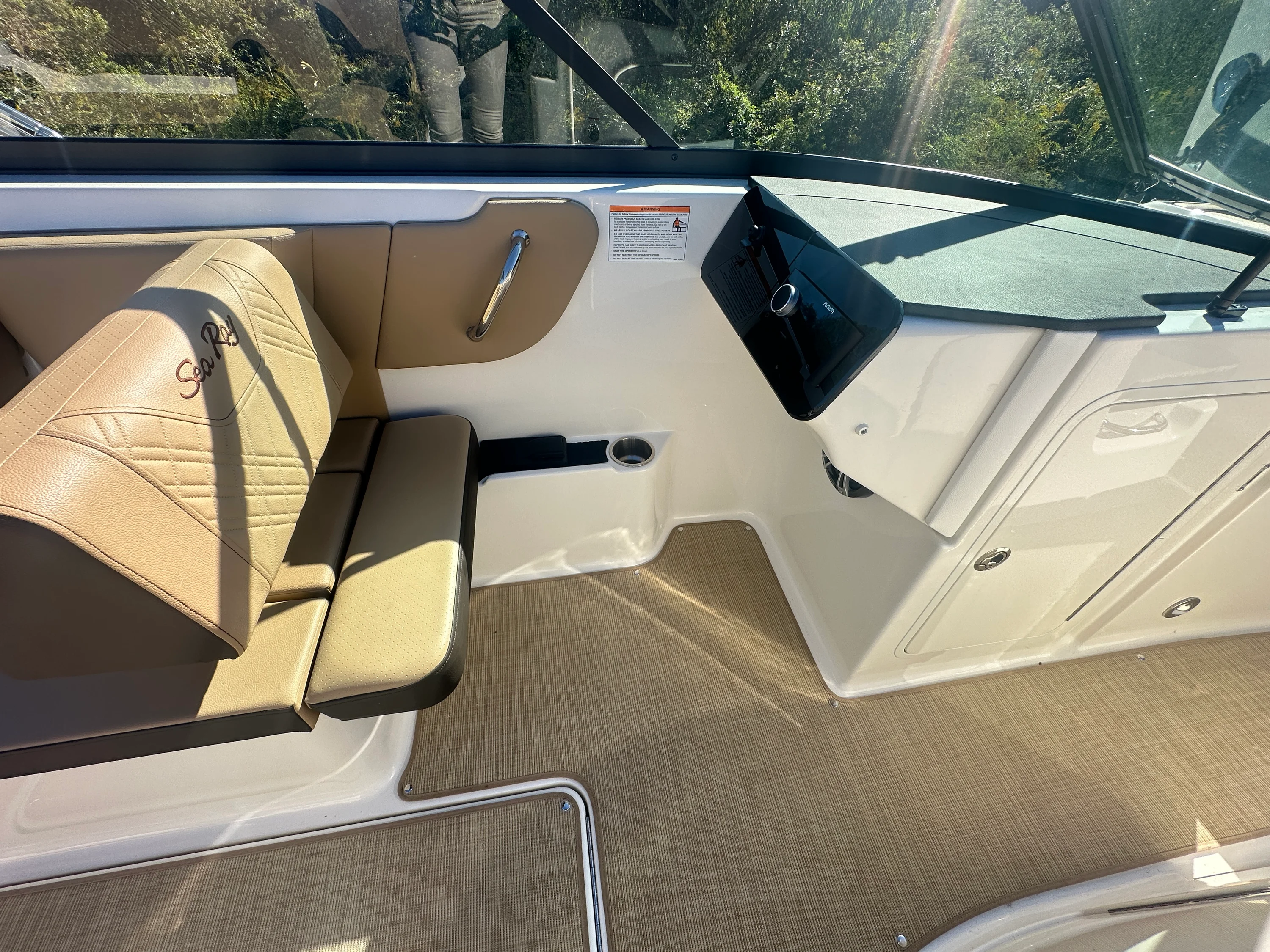 2025 Sea Ray SDX 270 Outboard Image Thumbnail #10