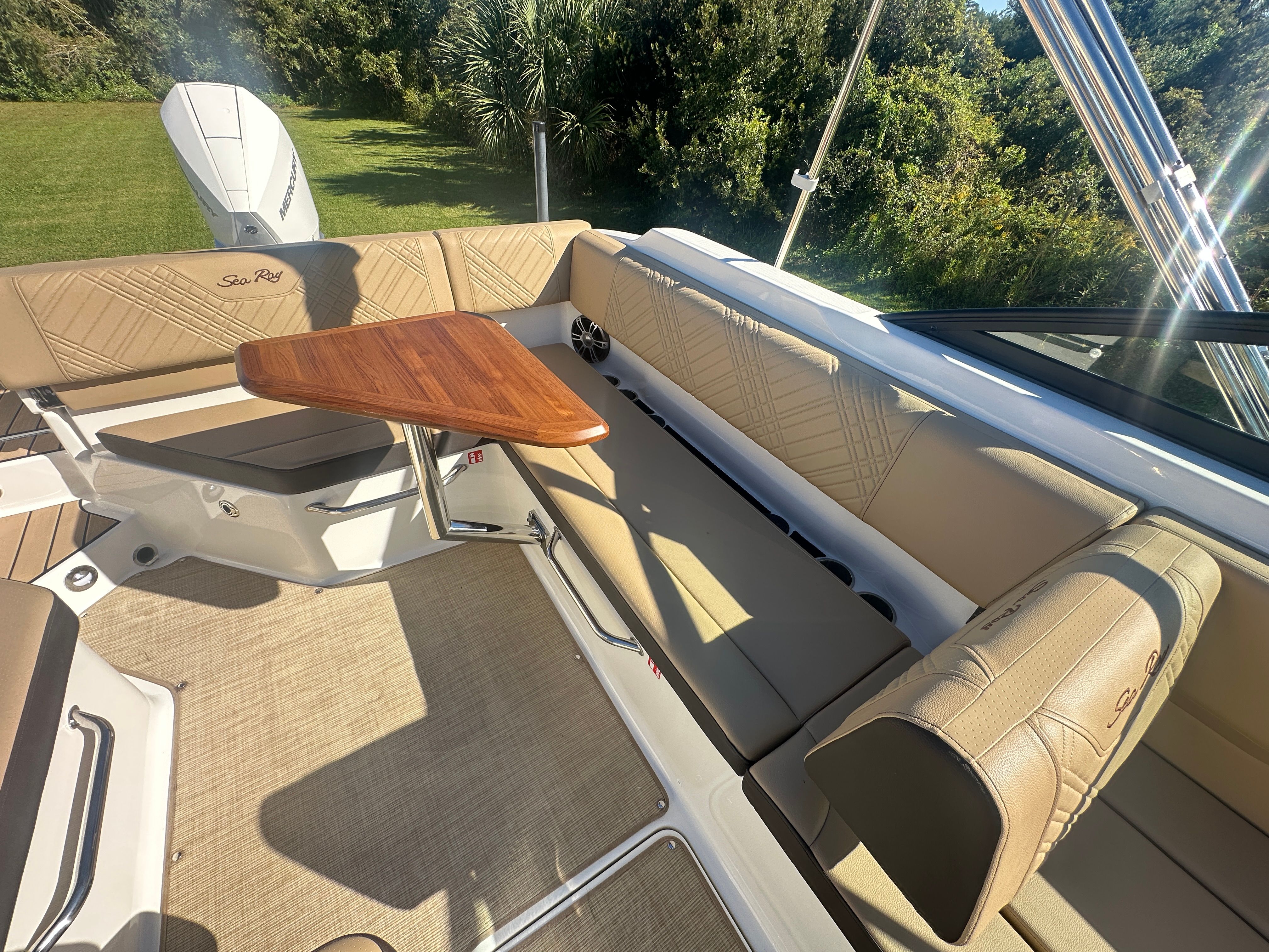 2025 Sea Ray SDX 270 Outboard Image Thumbnail #20