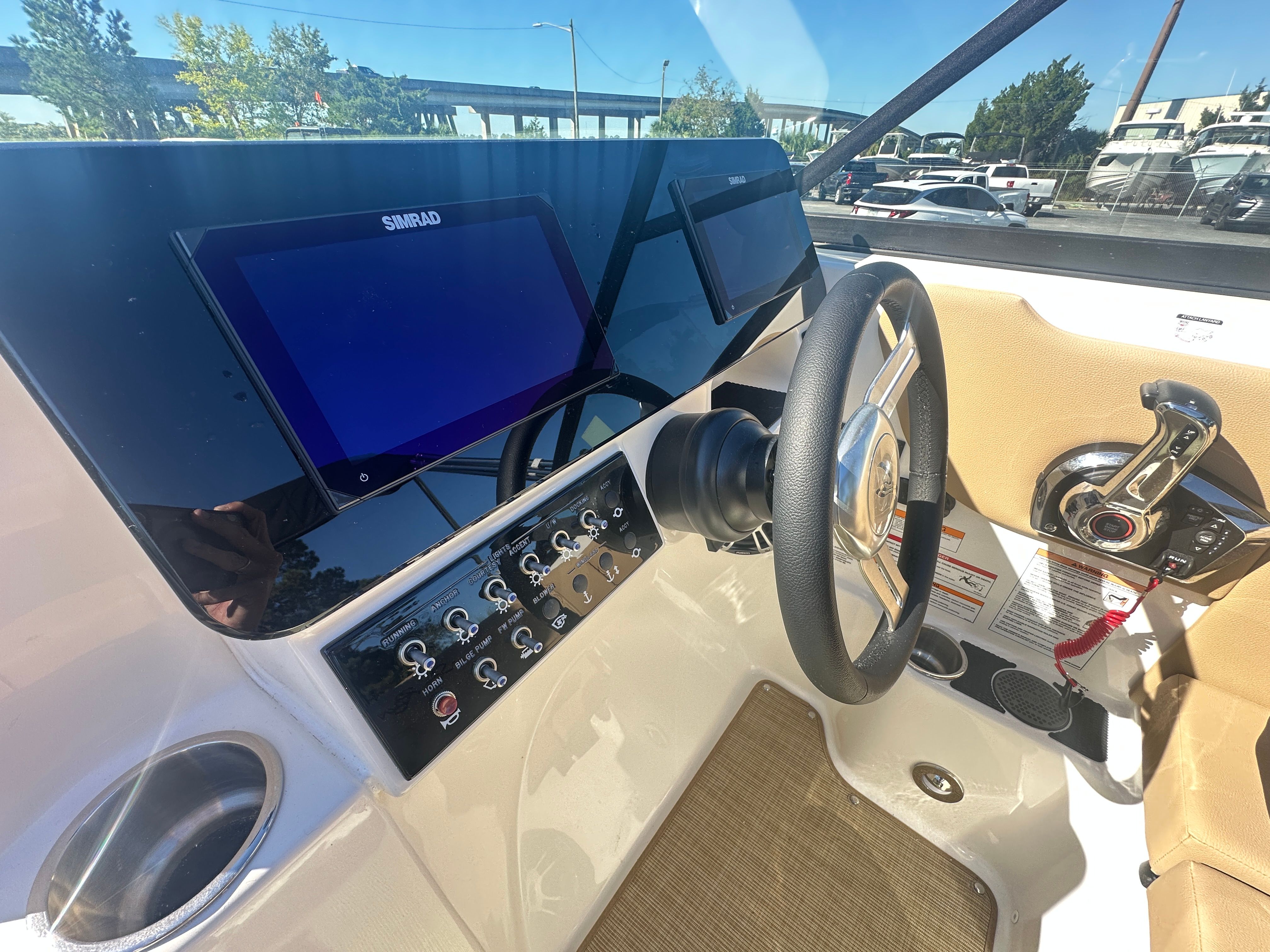 2025 Sea Ray SDX 270 Outboard Image Thumbnail #15