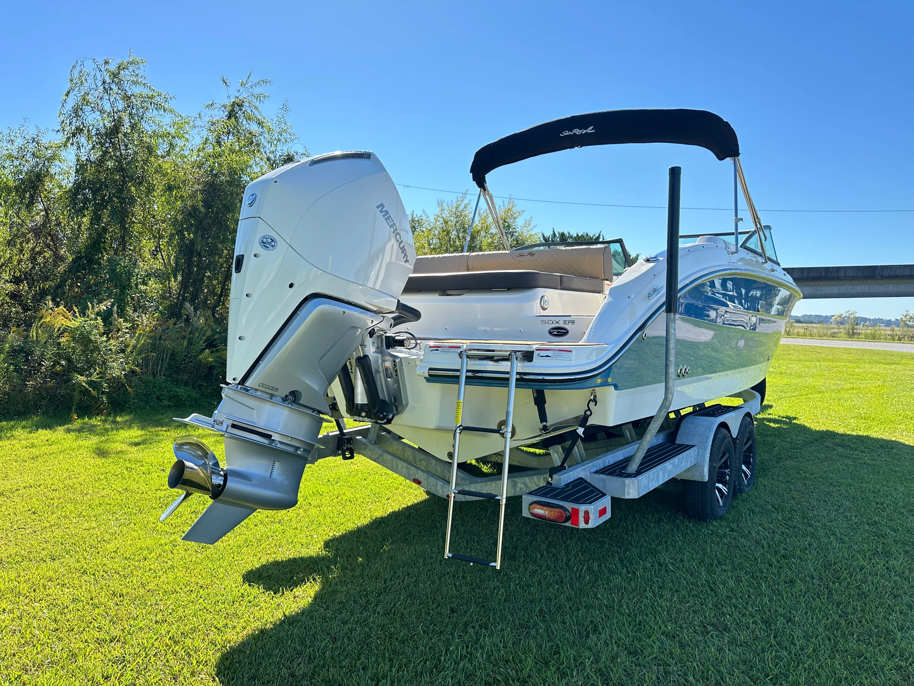 2025 Sea Ray SDX 270 Outboard Image Thumbnail #1