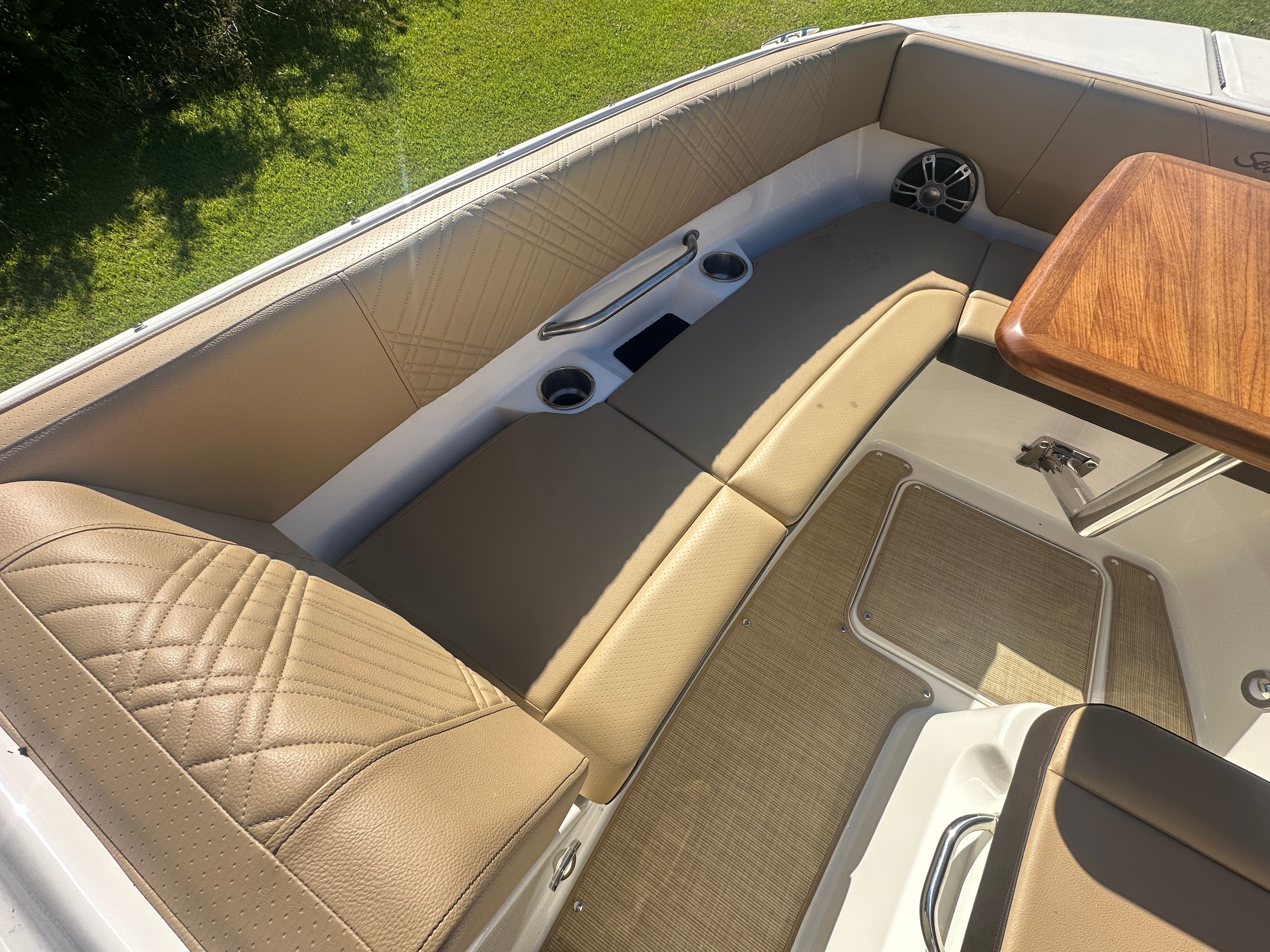 2025 Sea Ray SDX 270 Outboard Image Thumbnail #7