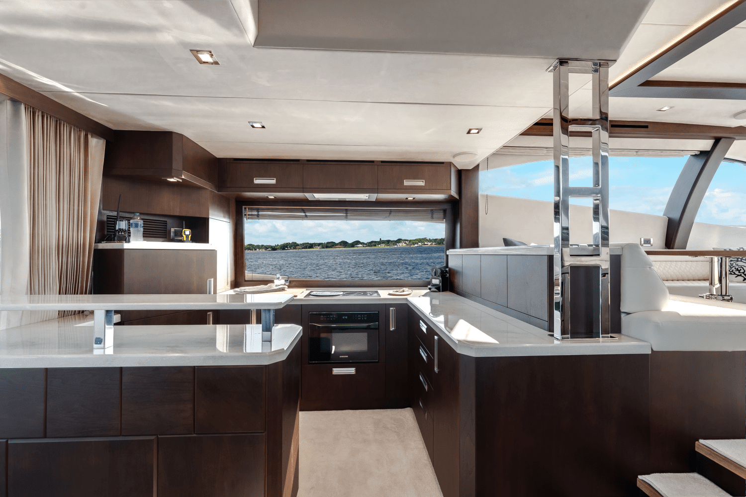 2022 Galeon
                                                             550 FLY Image Thumbnail #32