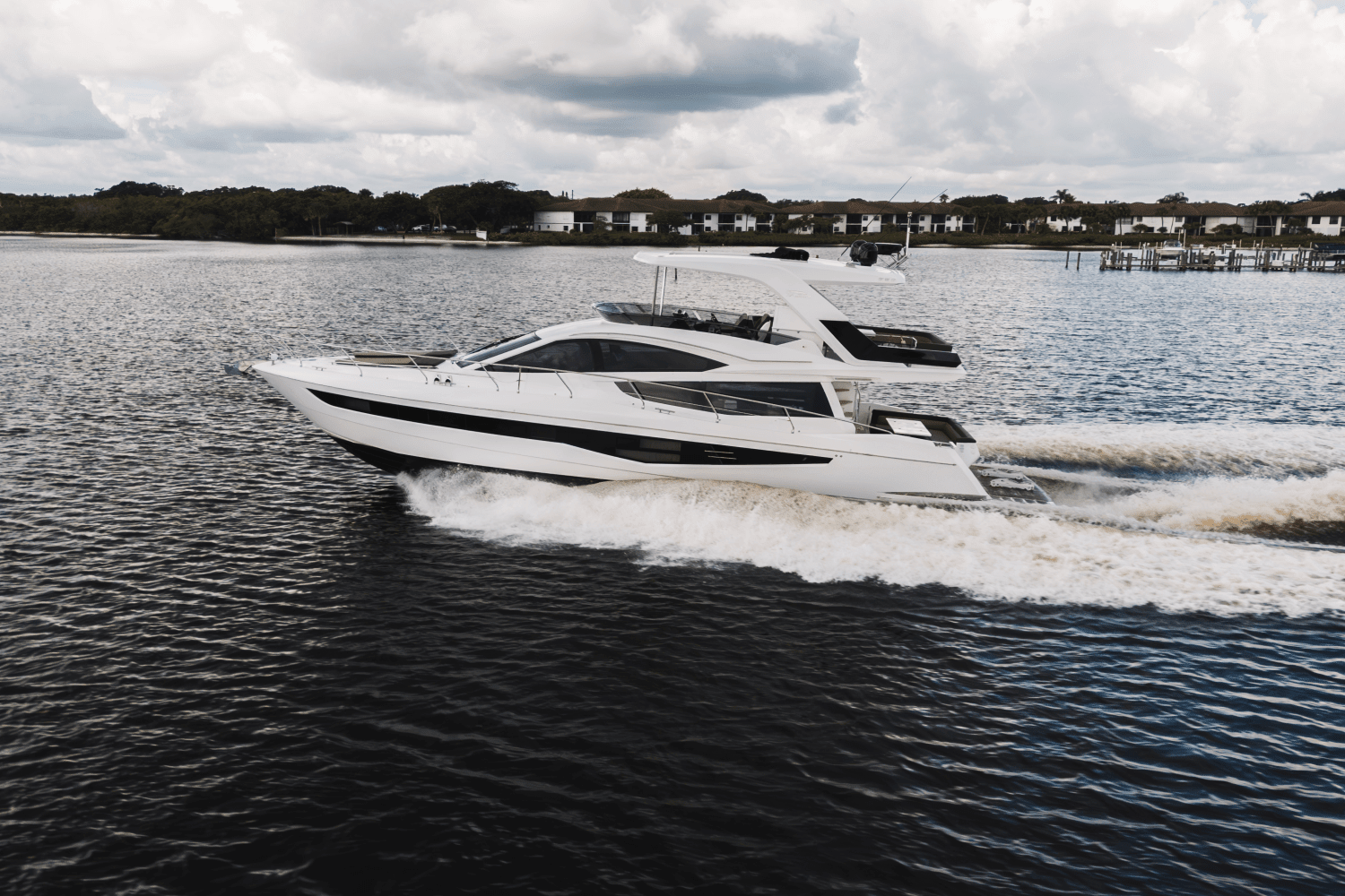 2022 Galeon
                                                             550 FLY Image Thumbnail #5