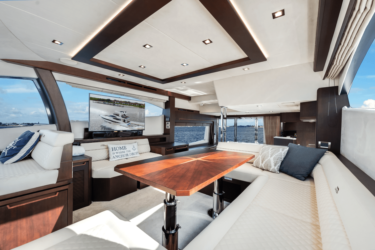 2022 Galeon
                                                             550 FLY Image Thumbnail #28