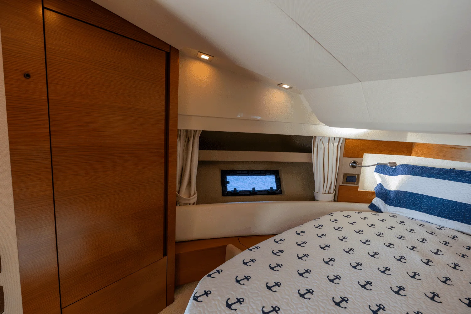 2012 Azimut 40 FLYBRIDGE Image Thumbnail #26
