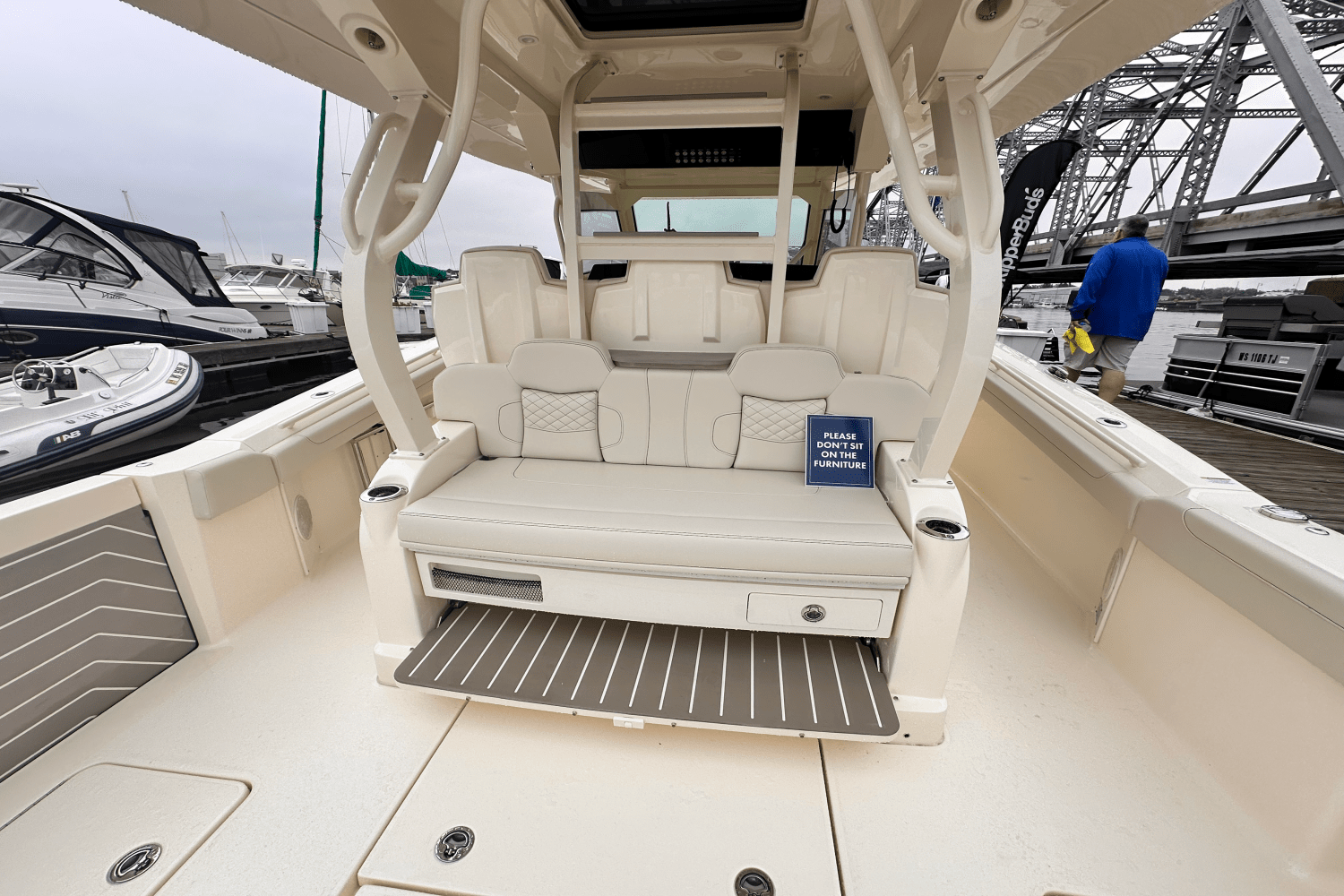 2025 Scout 400 LXF Image Thumbnail #20