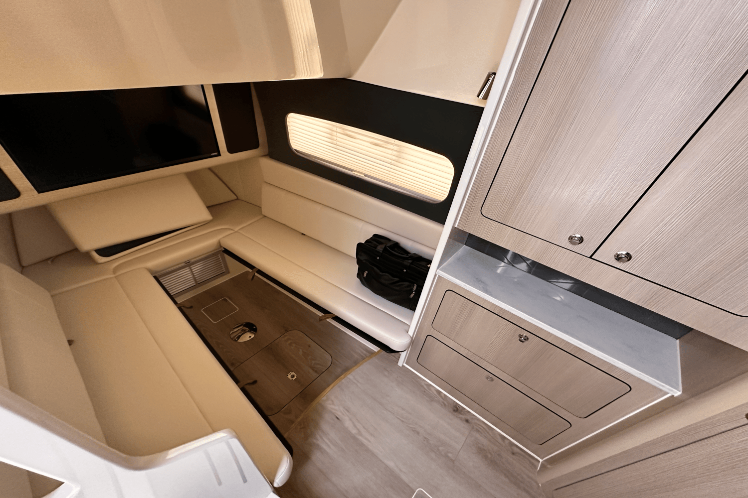 2025 Scout 400 LXF Image Thumbnail #40