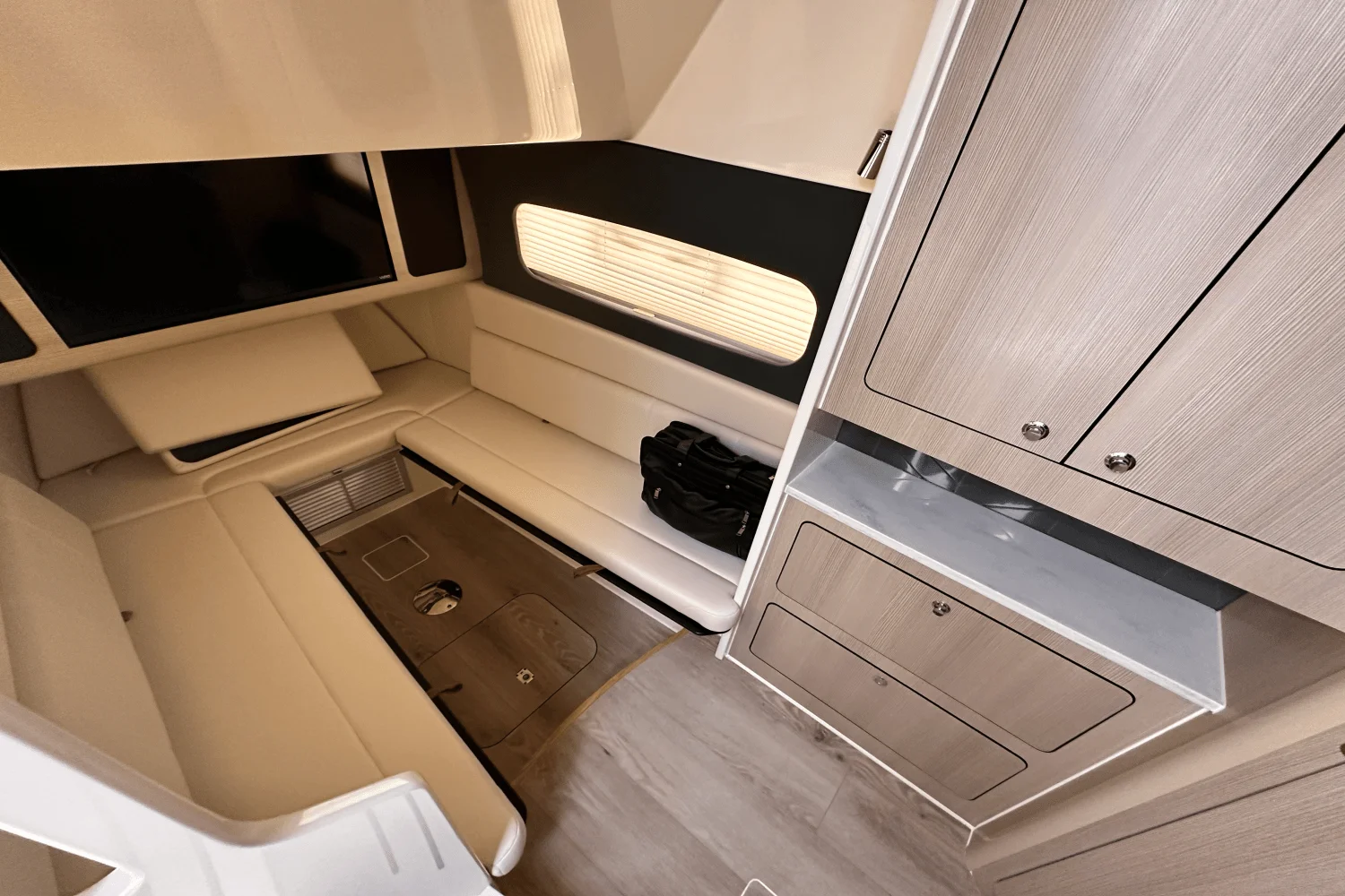 2025 Scout 400 LXF Image Thumbnail #40