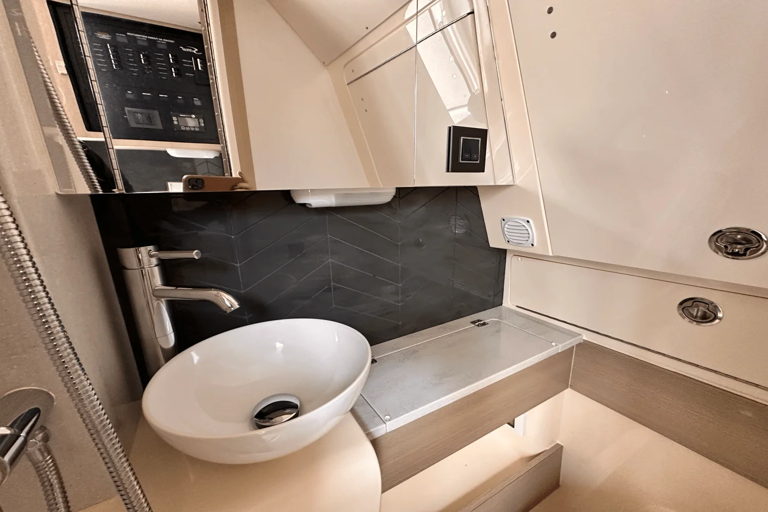 2025 Scout 400 LXF Image Thumbnail #38