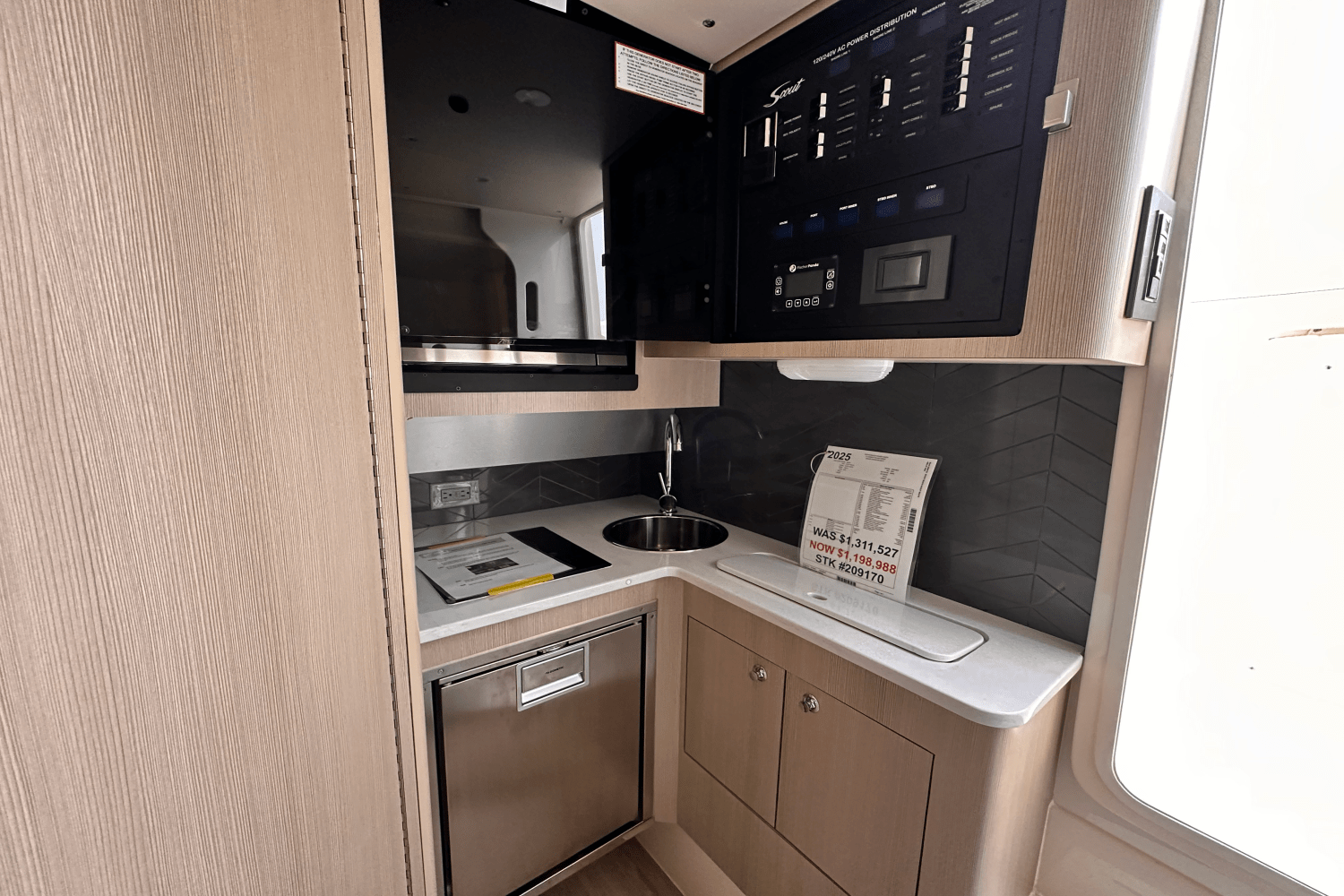 2025 Scout 400 LXF Image Thumbnail #37