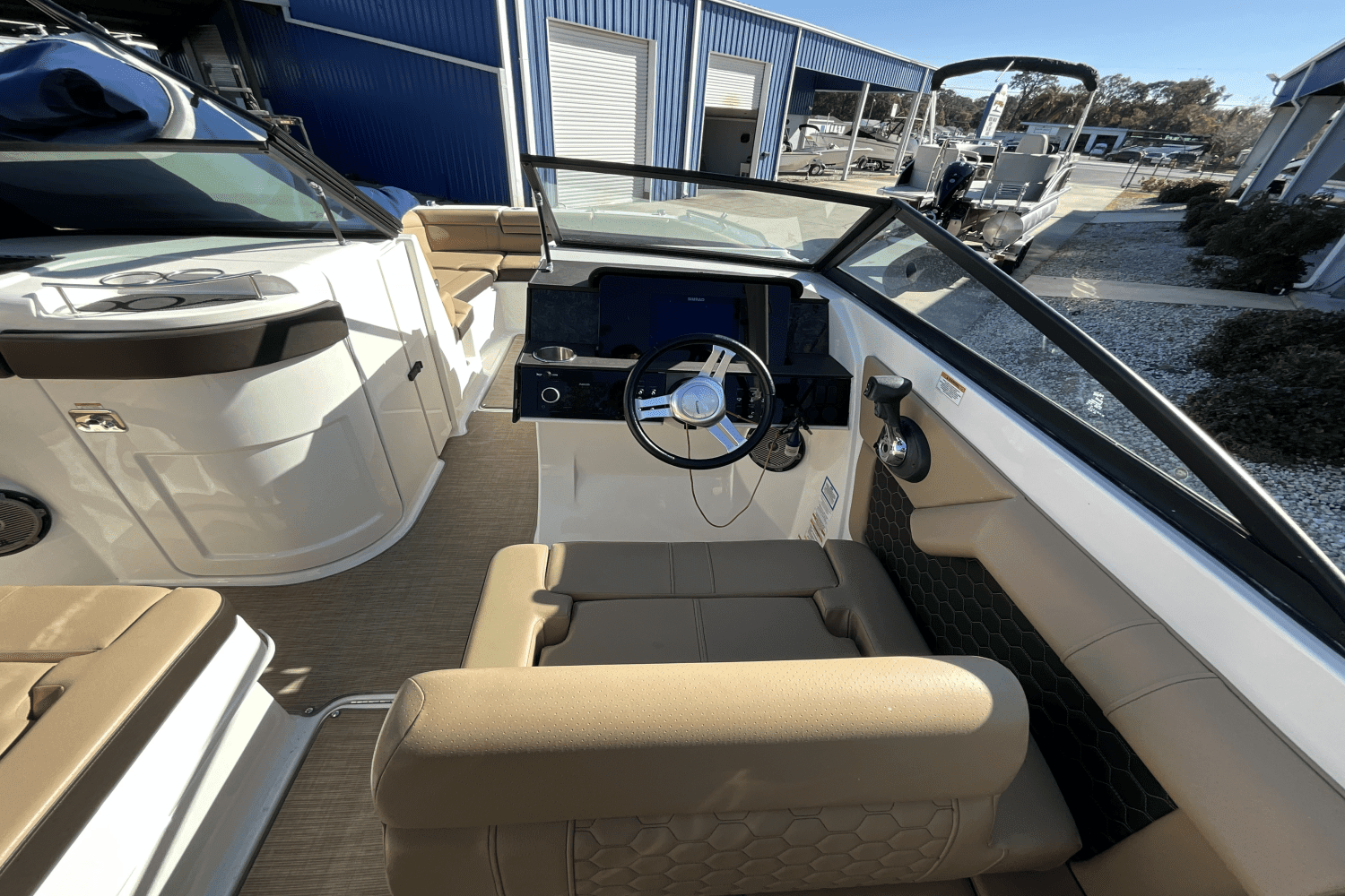 2019 Sea Ray 270 SDX-OB Image Thumbnail #4