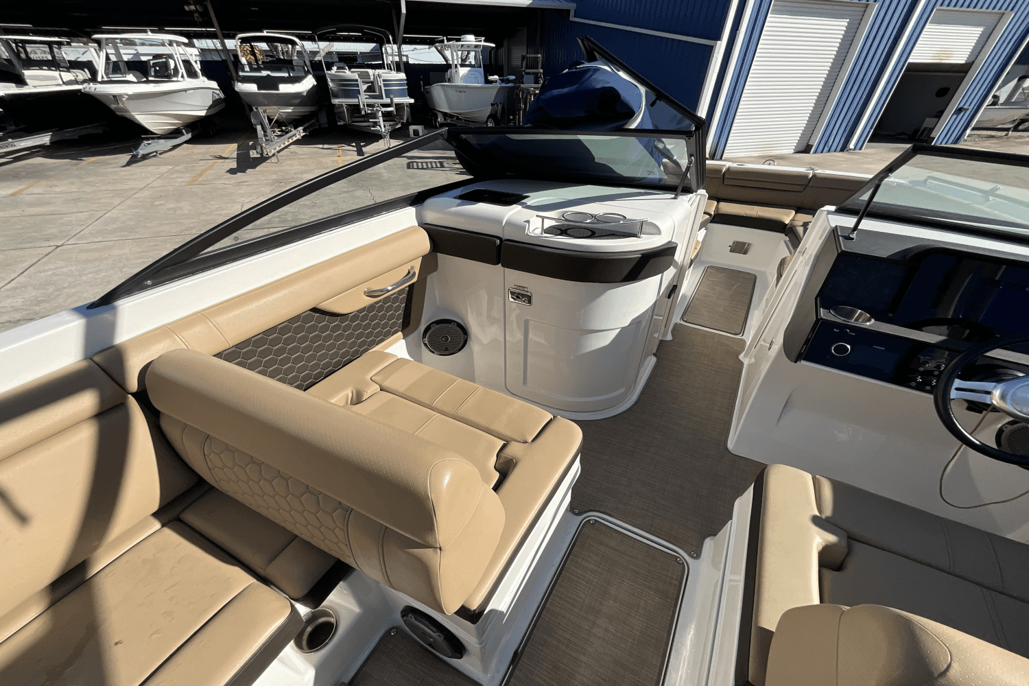 2019 Sea Ray 270 SDX-OB Image Thumbnail #5