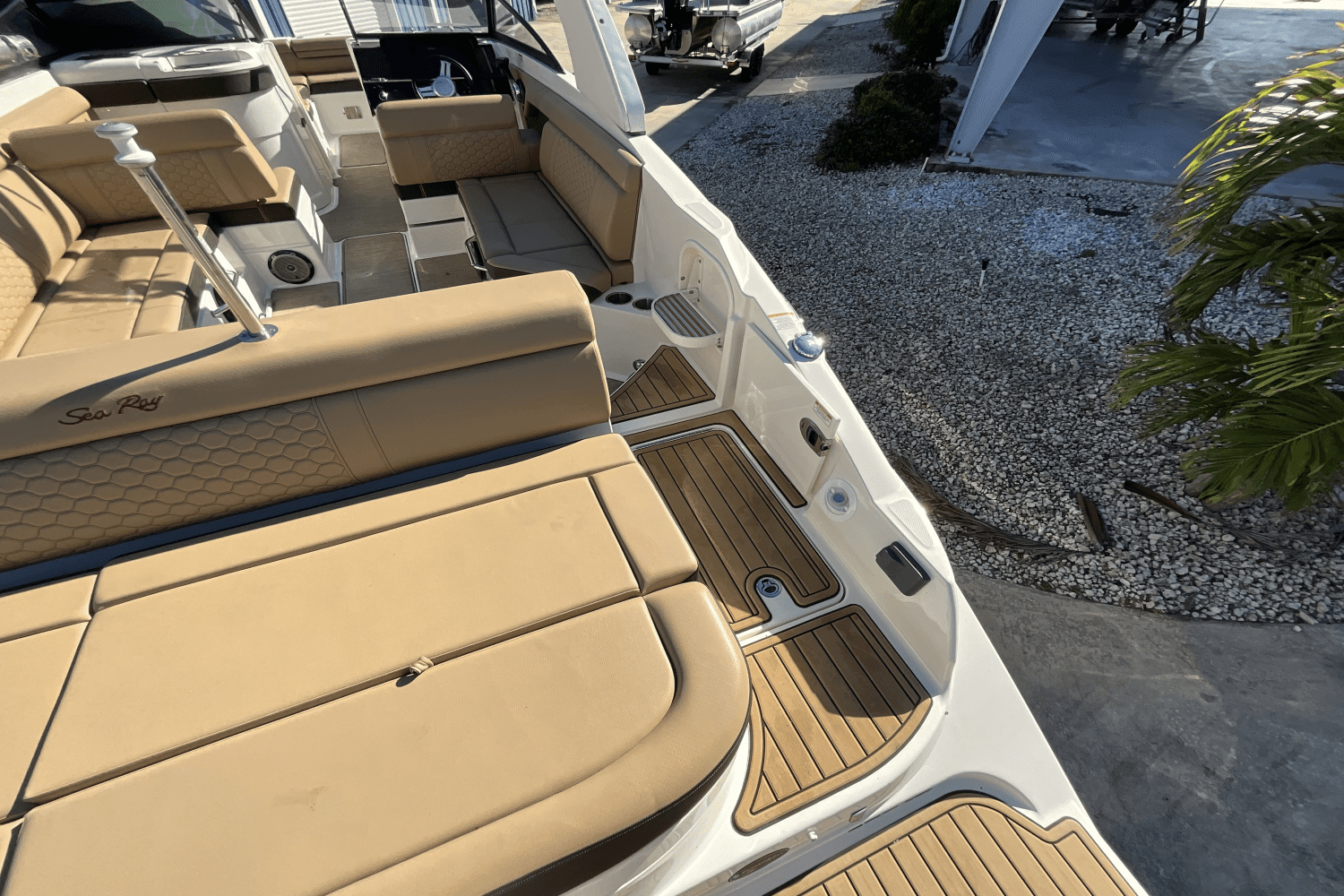 2019 Sea Ray 270 SDX-OB Image Thumbnail #3