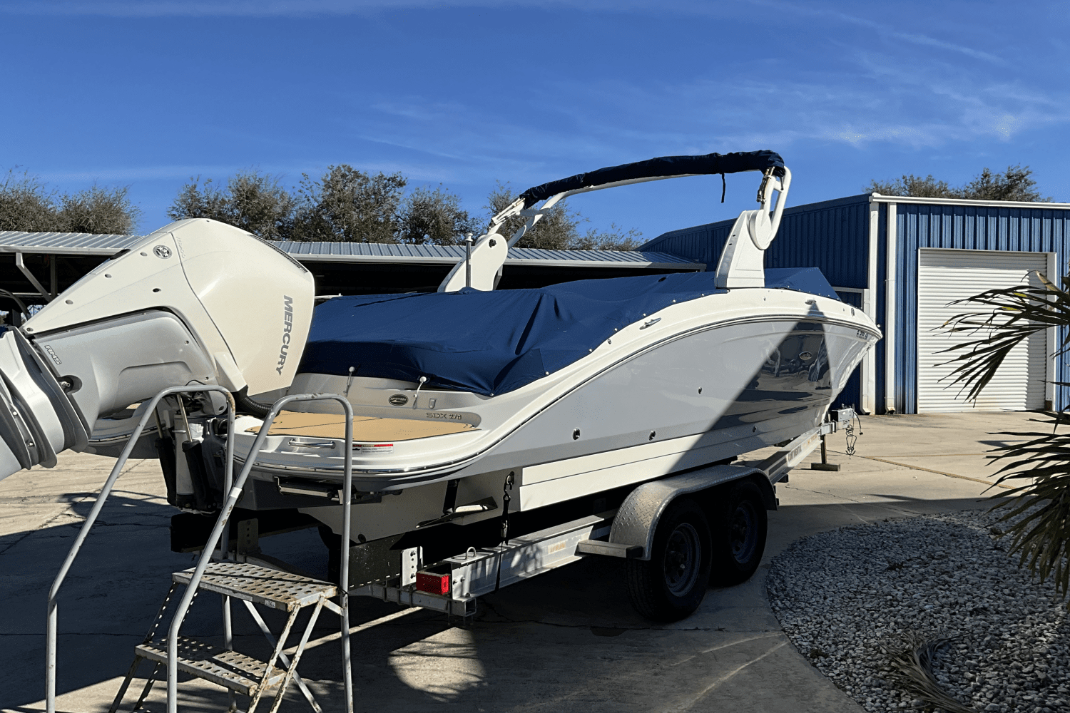 2019 Sea Ray 270 SDX-OB Image Thumbnail #1