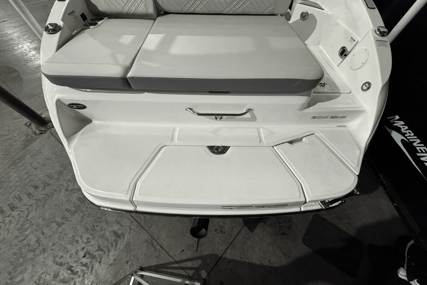 2025 Sea Ray SDX 250 Surf Image Thumbnail #7