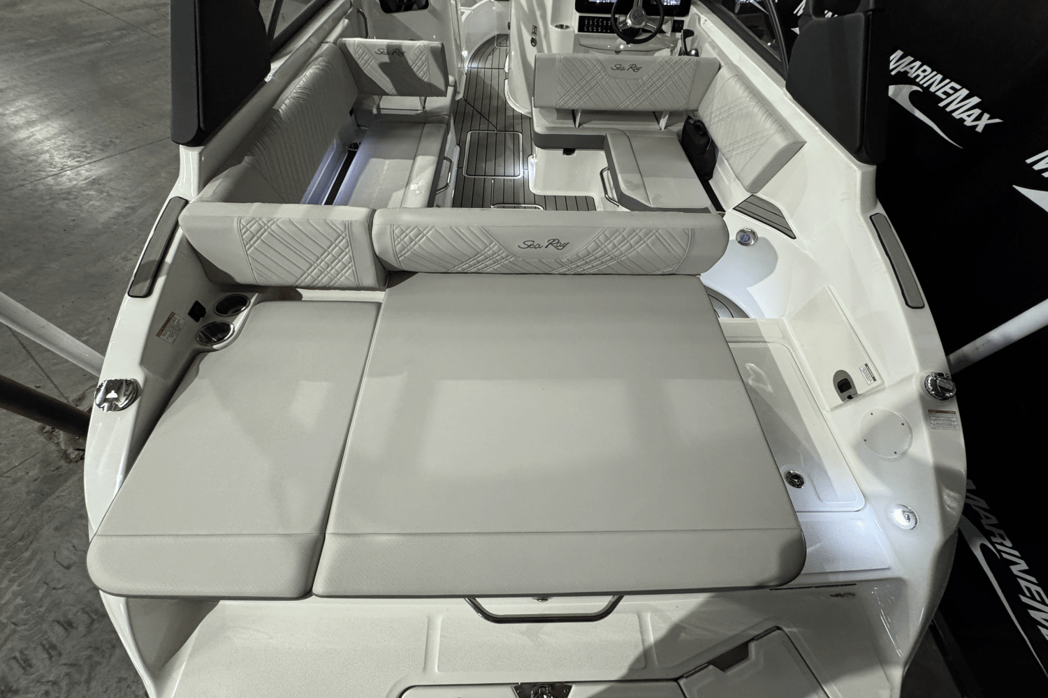 2025 Sea Ray SDX 250 Surf Image Thumbnail #8