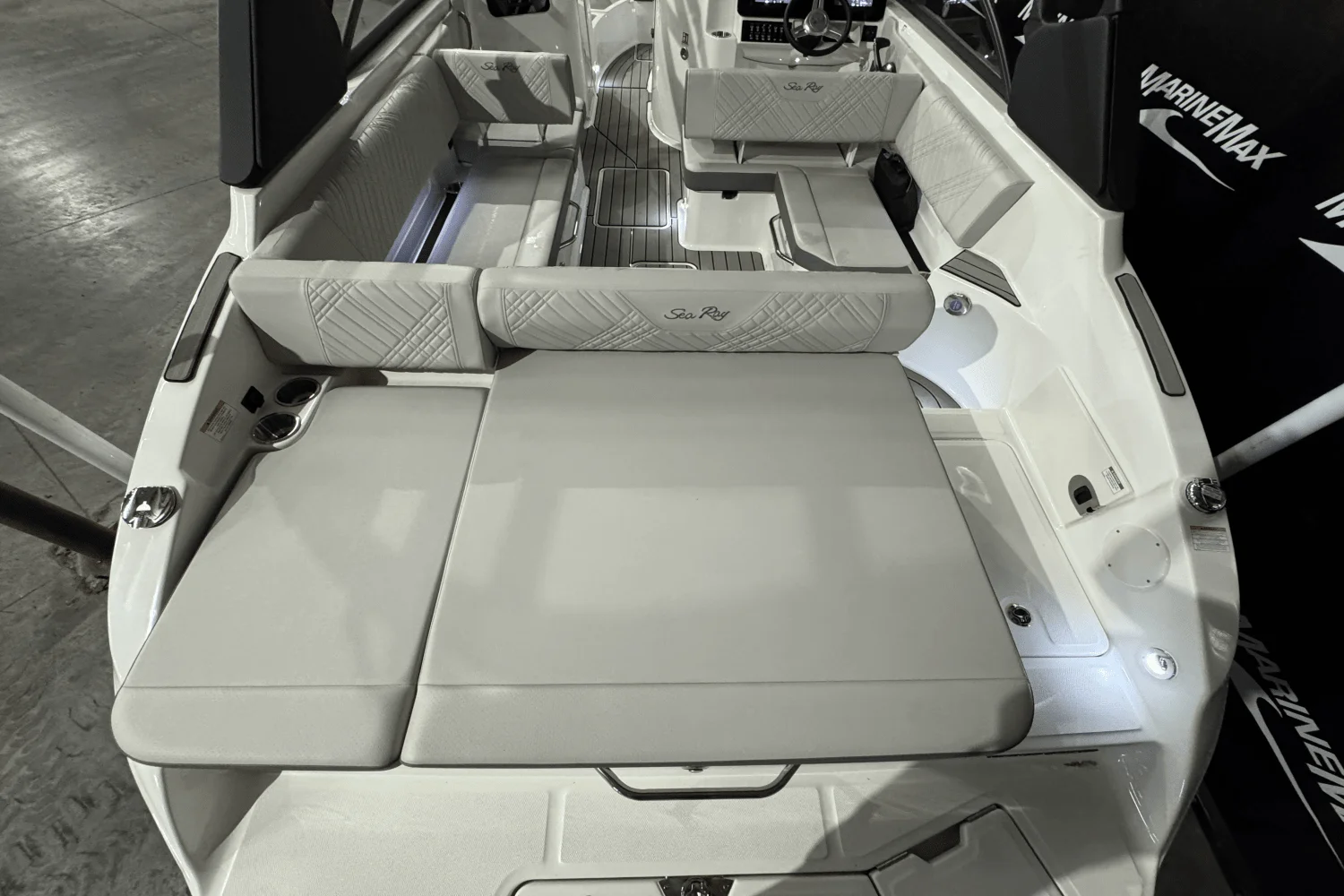 2025 Sea Ray SDX 250 Surf Image Thumbnail #8